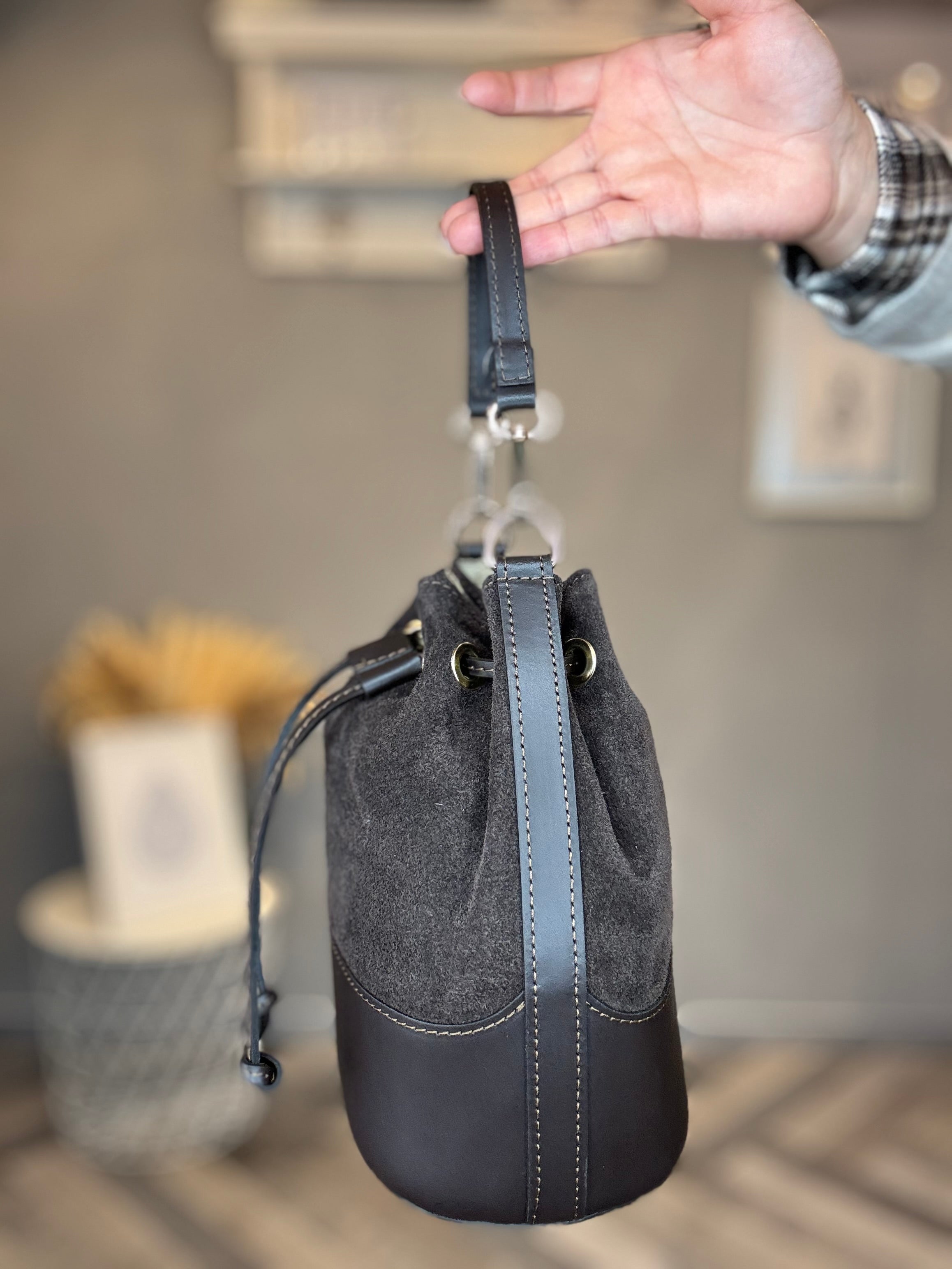 Borsa Nora secchiello in vera pelle