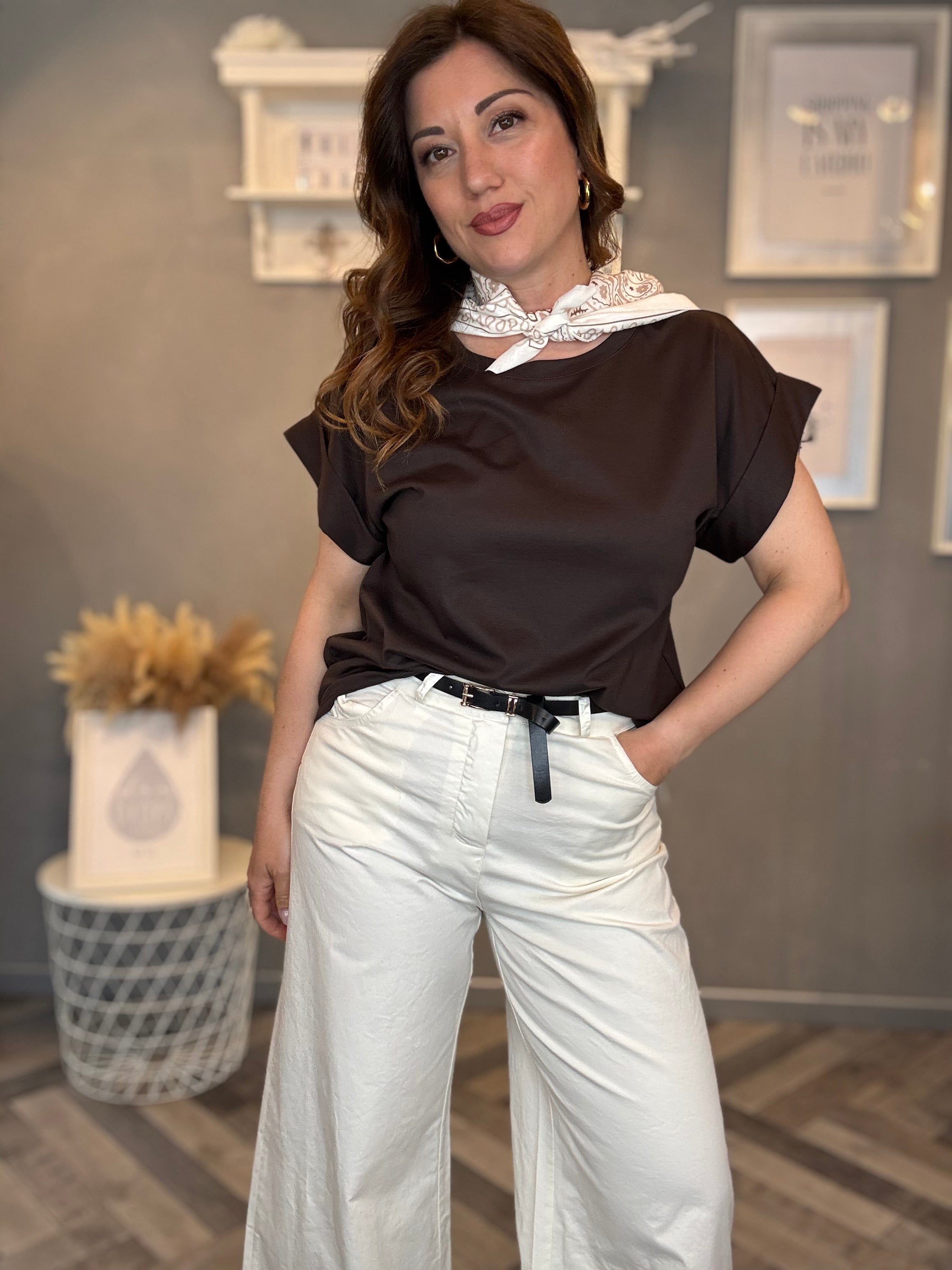 T-shirt moro con foulard bandana