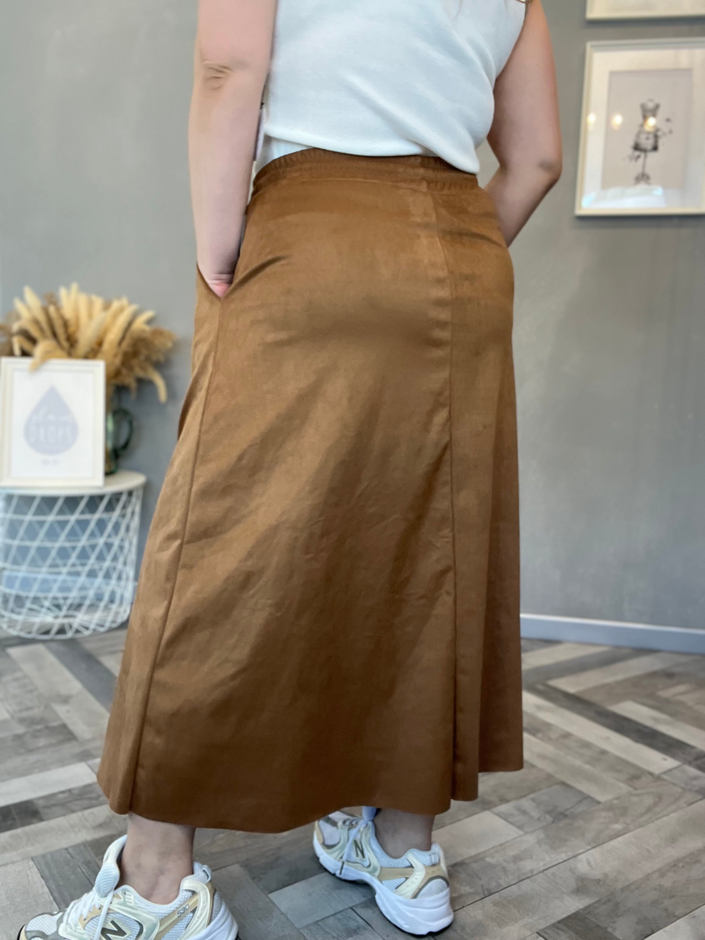 Gonna lunga in eco suede effetto scamosciato