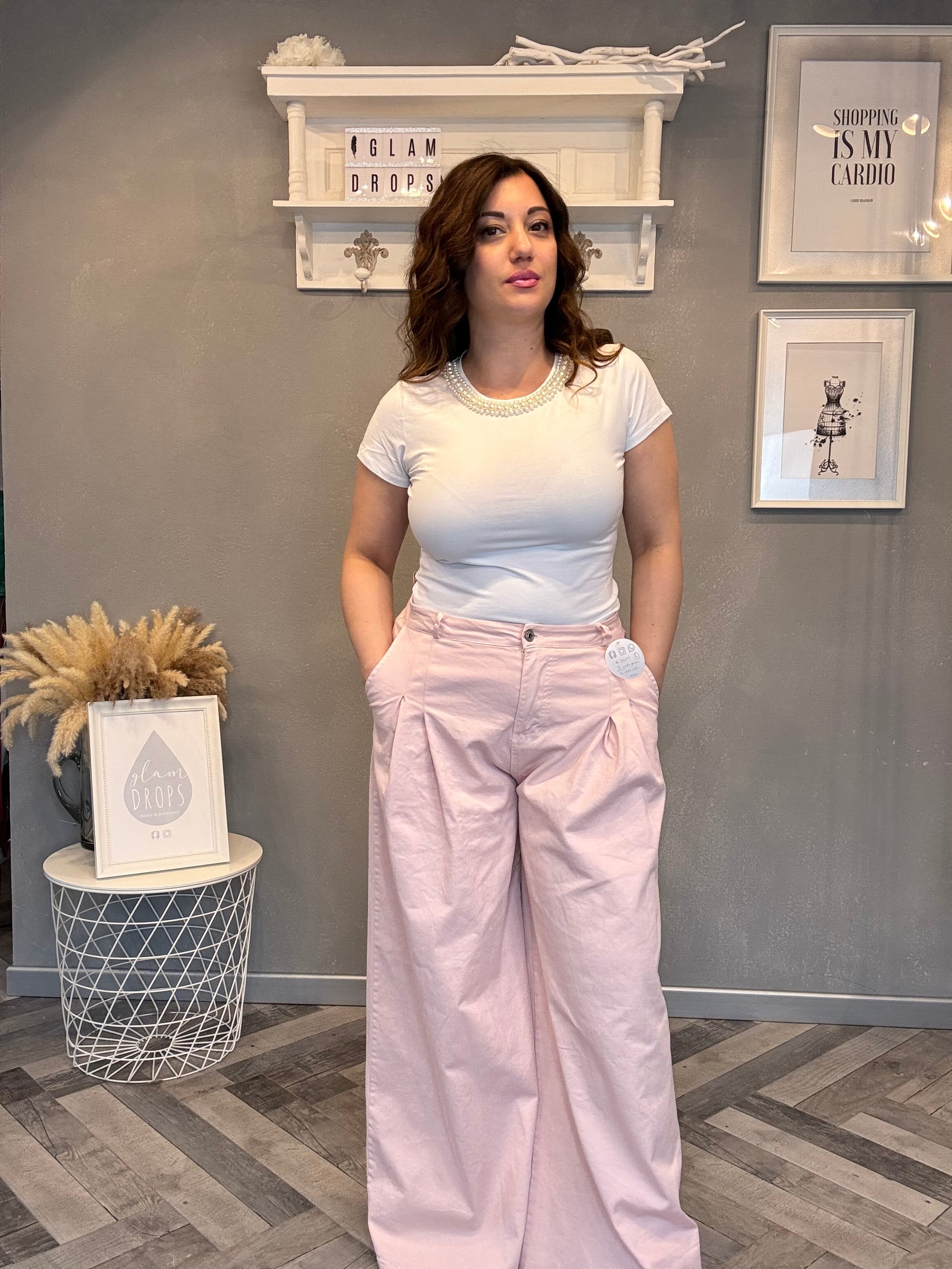 T-shirt basic con collo di perle