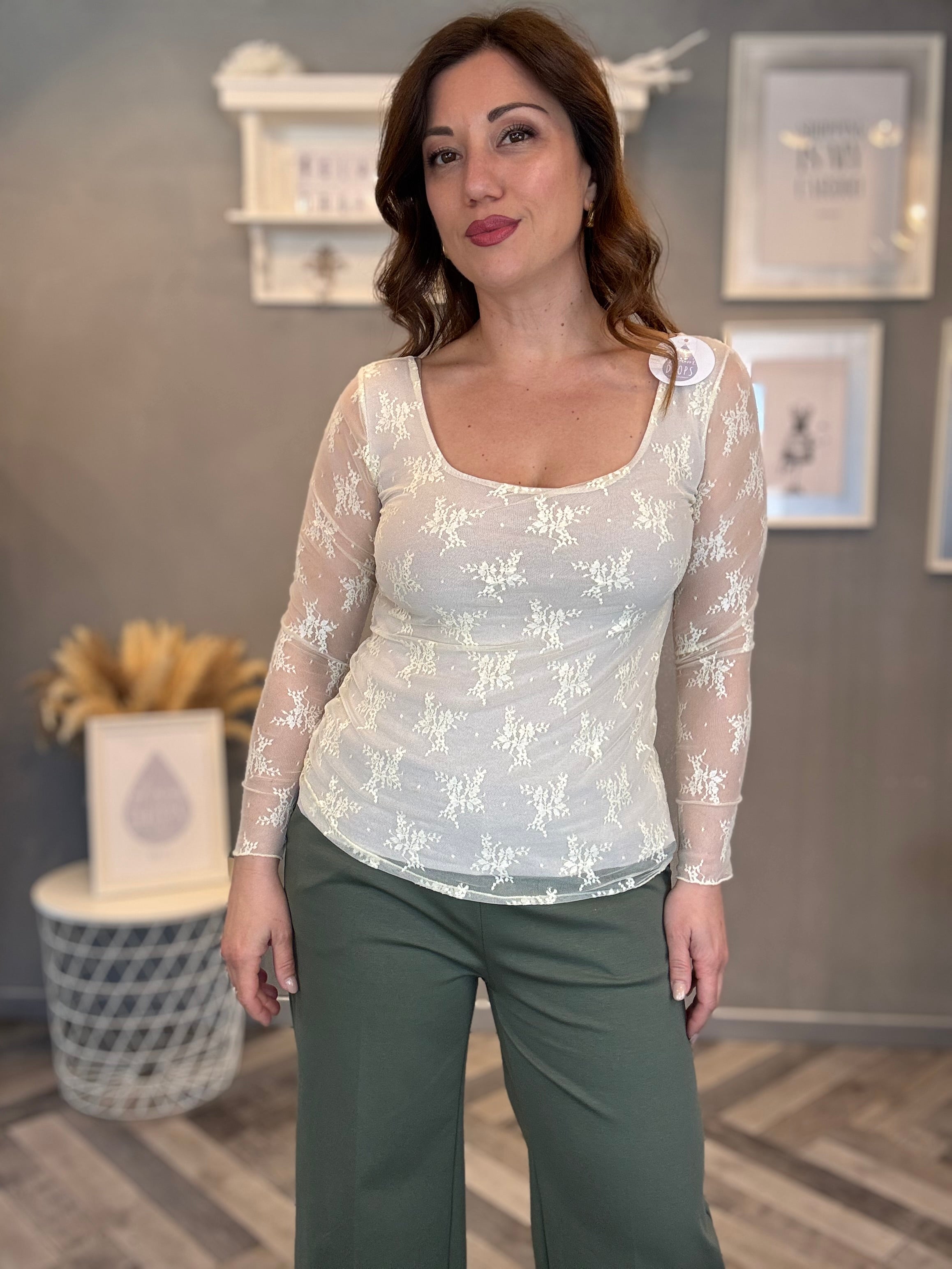 Maglia in pizzo giallo pastello