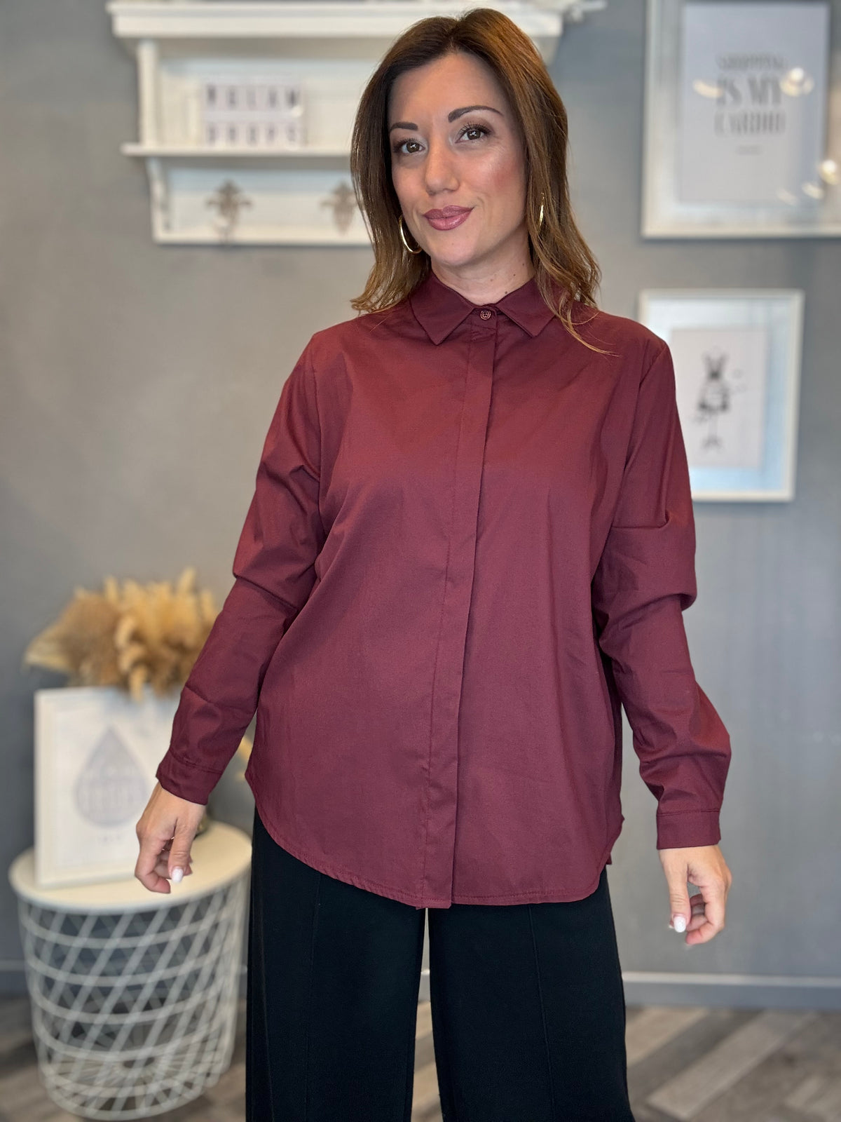 Camicia over Essential bordeaux