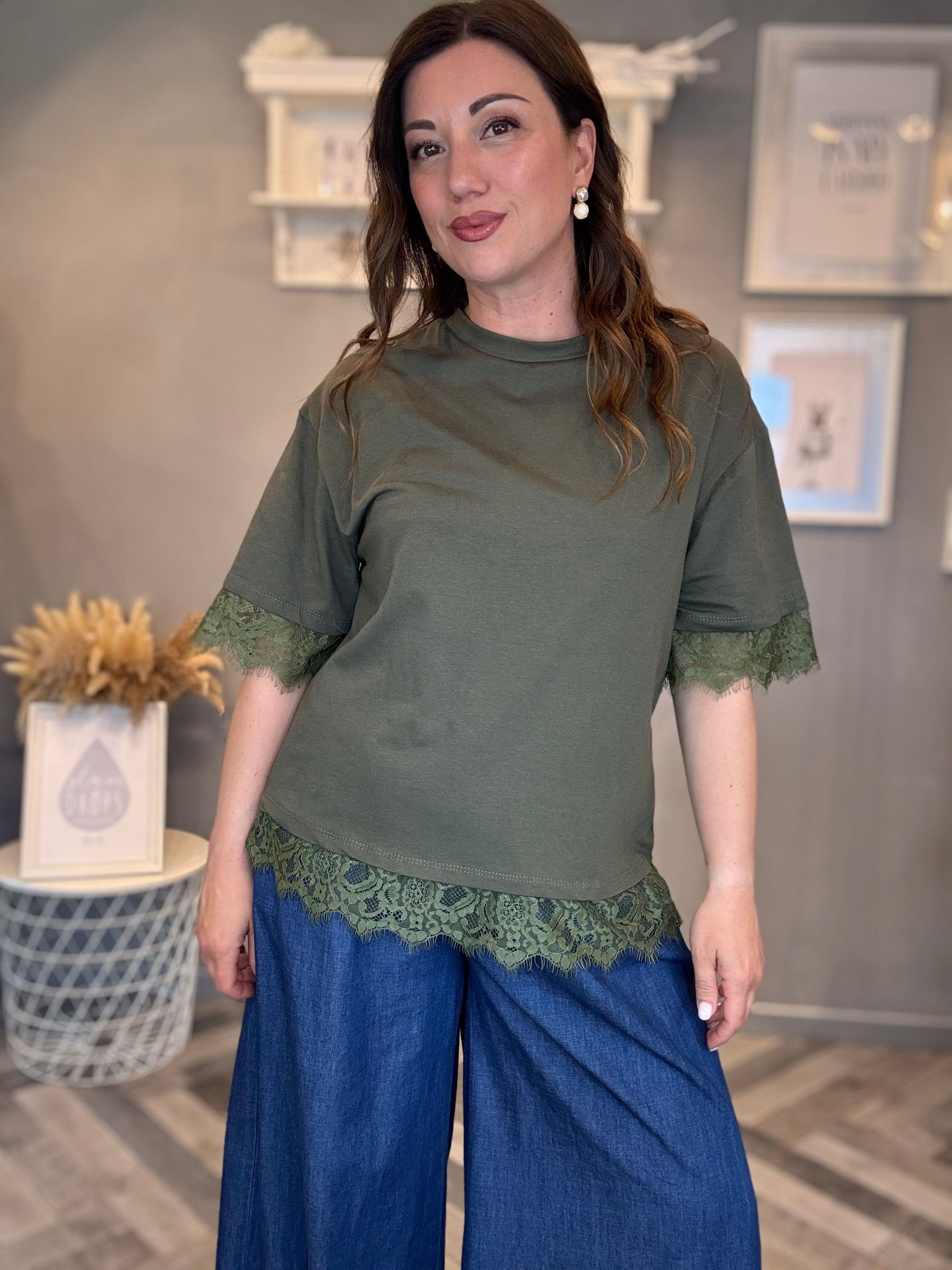 T-shirt verde militare pizzo all over