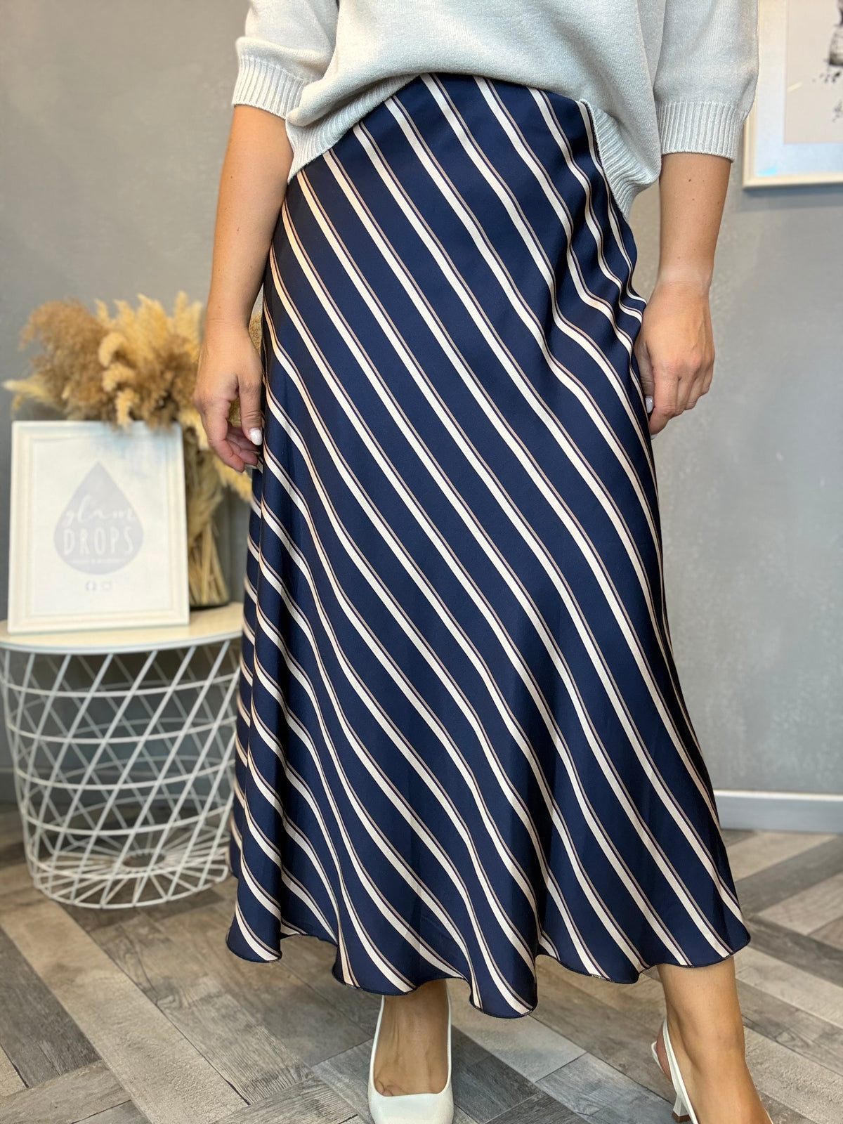 Gonna midi satin blu con righe