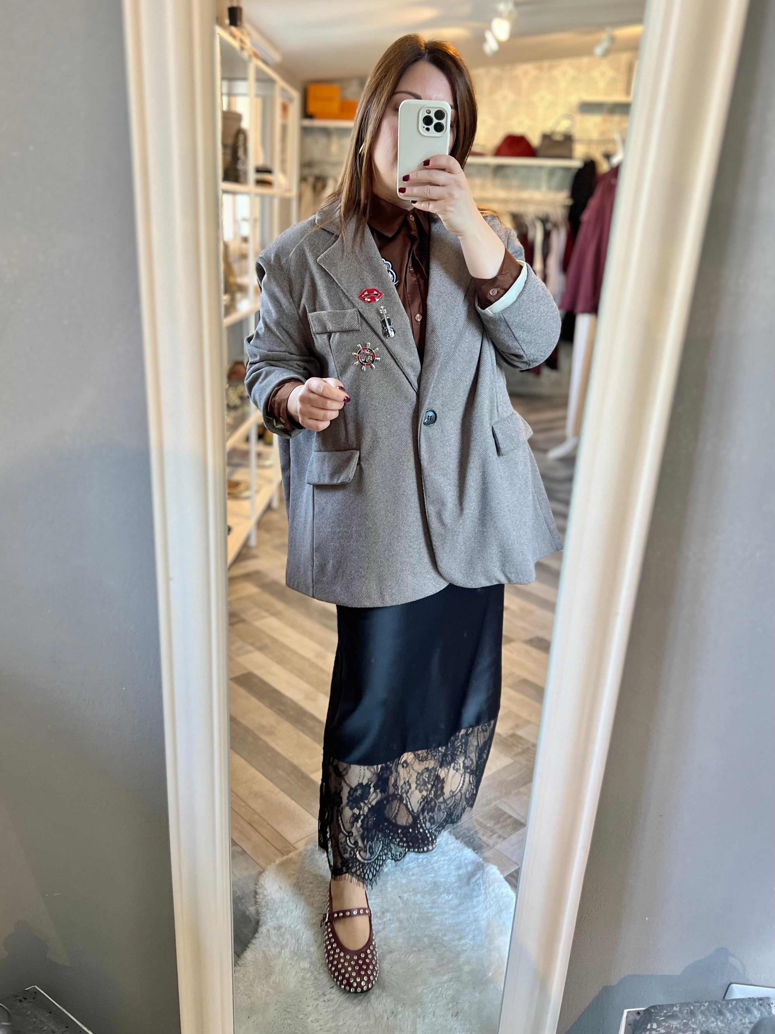 Blazer spigato con spille