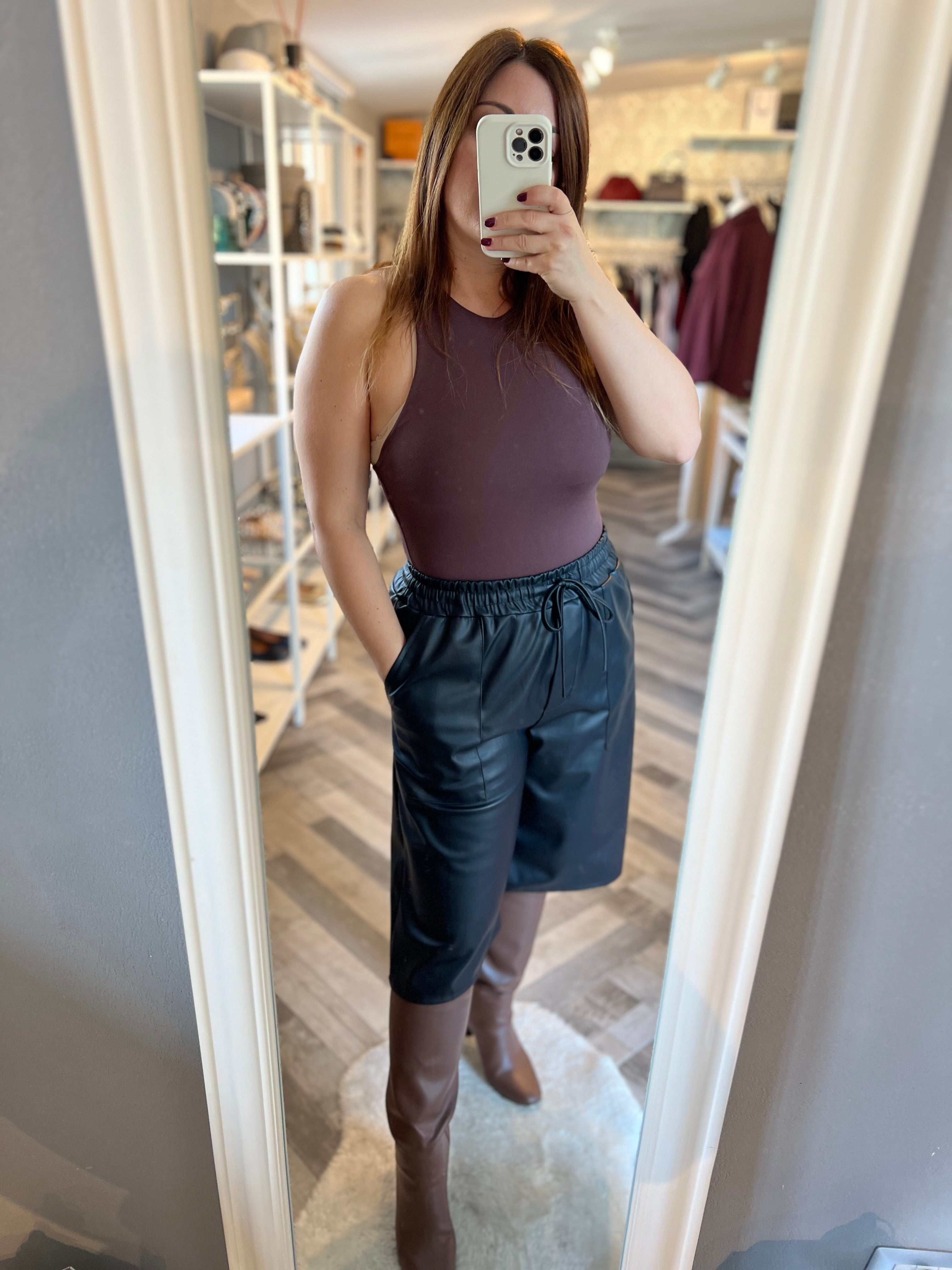 Bermuda ecopelle con coulisse