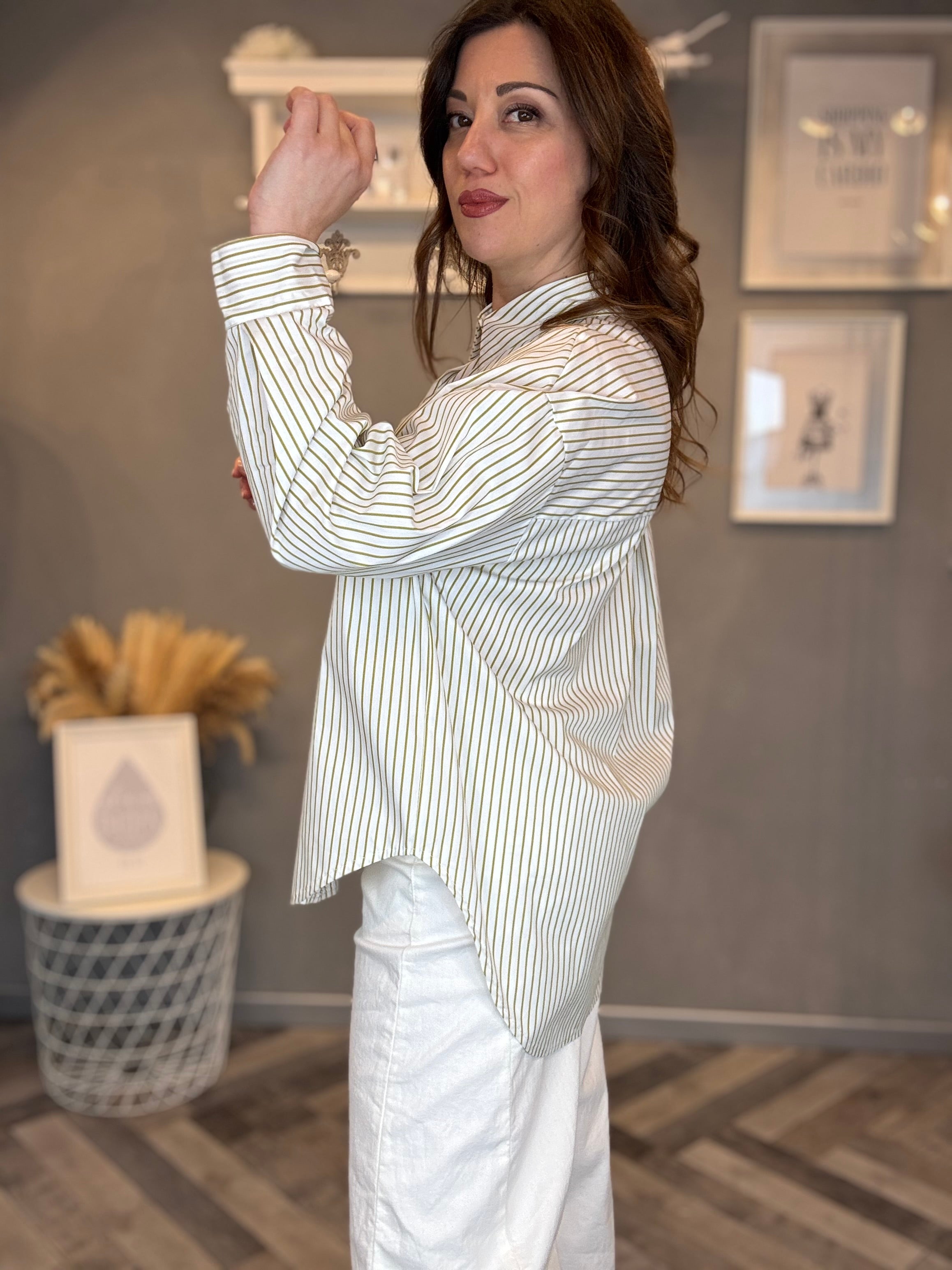 Camicia a righe oliva
