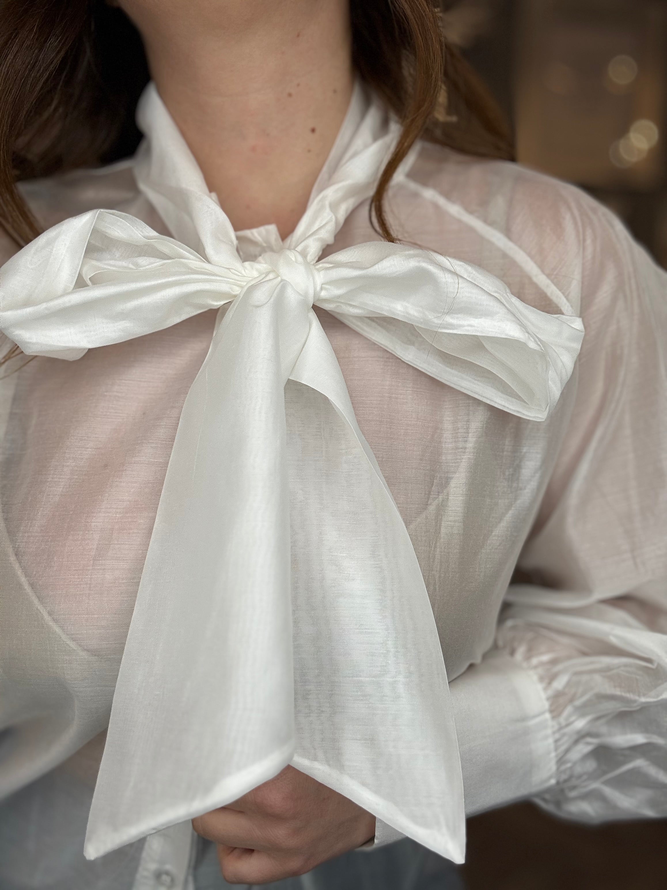 Camicia in tencel con fiocco