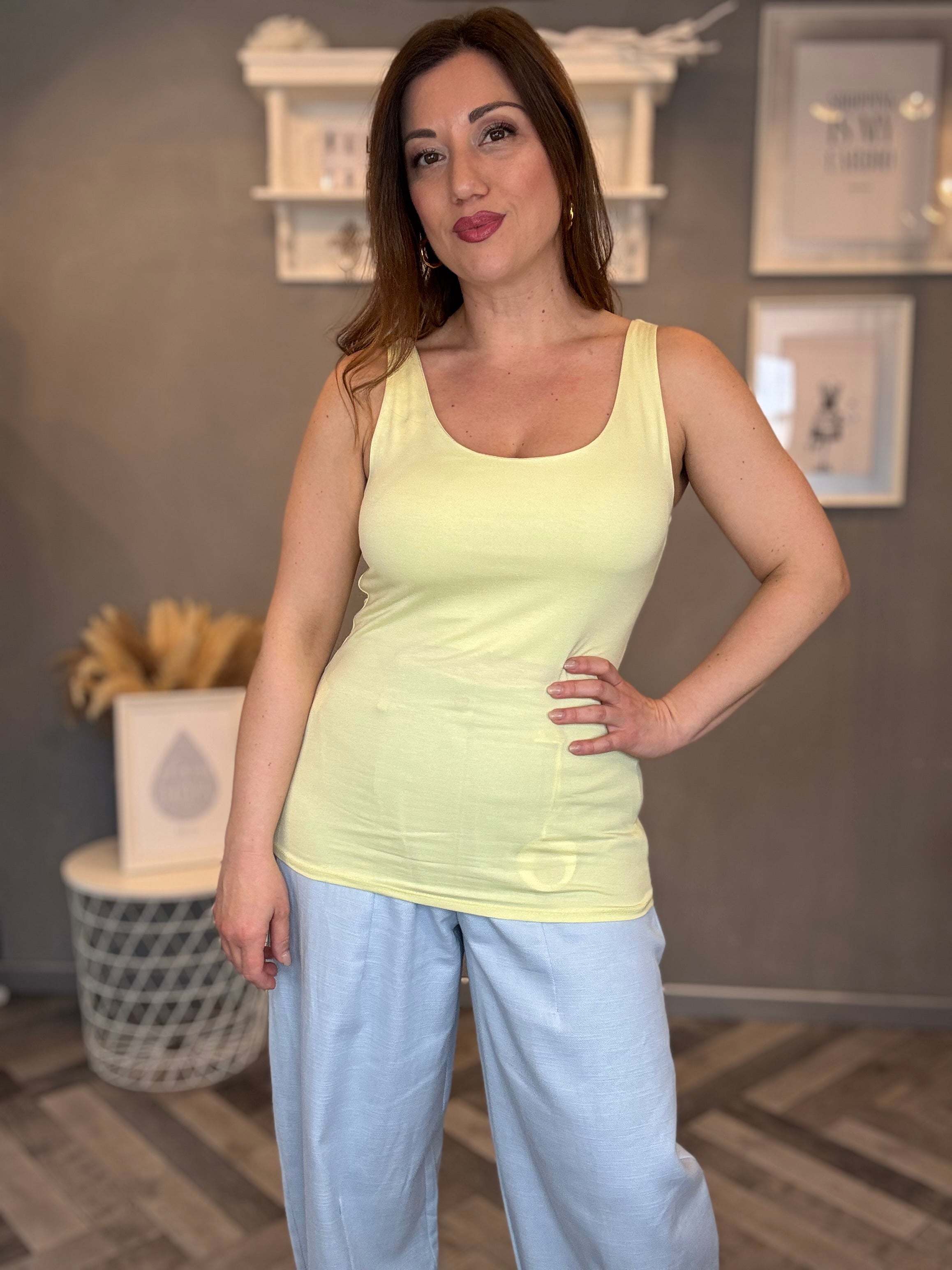 Canottiera modellante basic giallo pastello