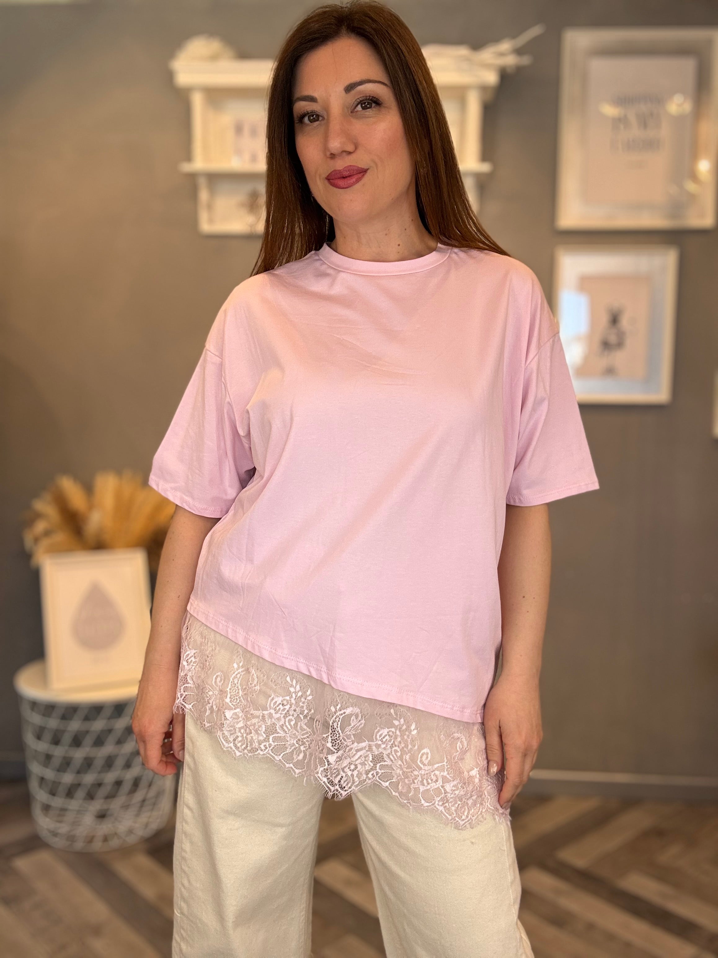 T-shirt rosa over con pizzo