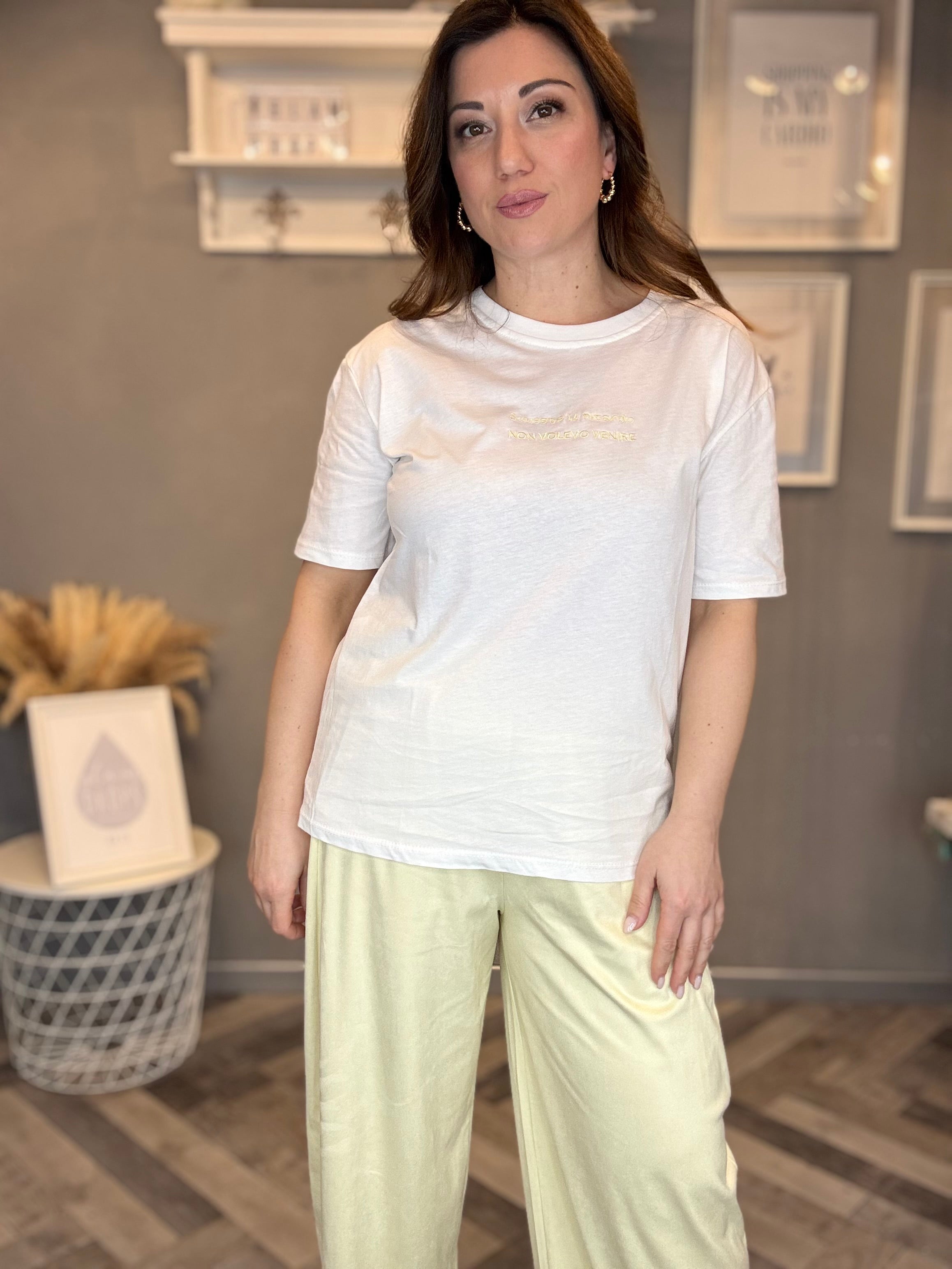 T-shirt Scusate il ritardo giallo