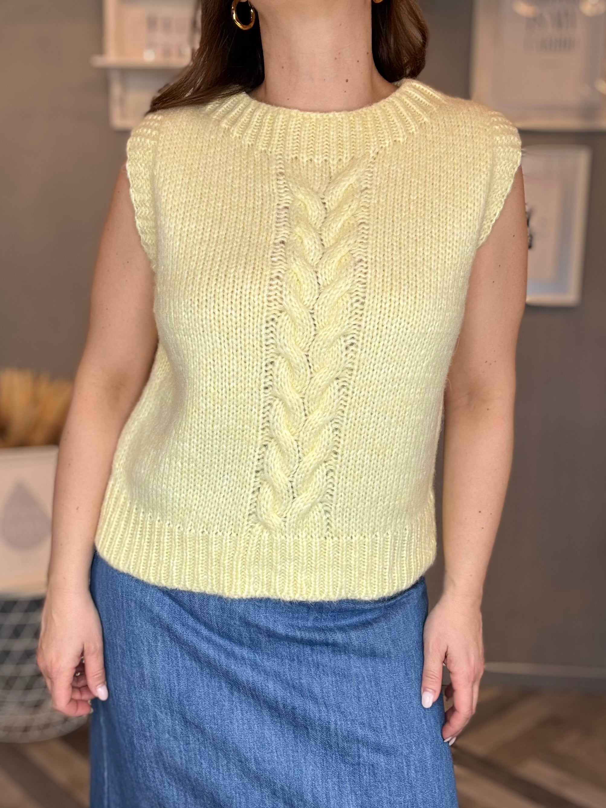 Gilet intreccio giallo pastello