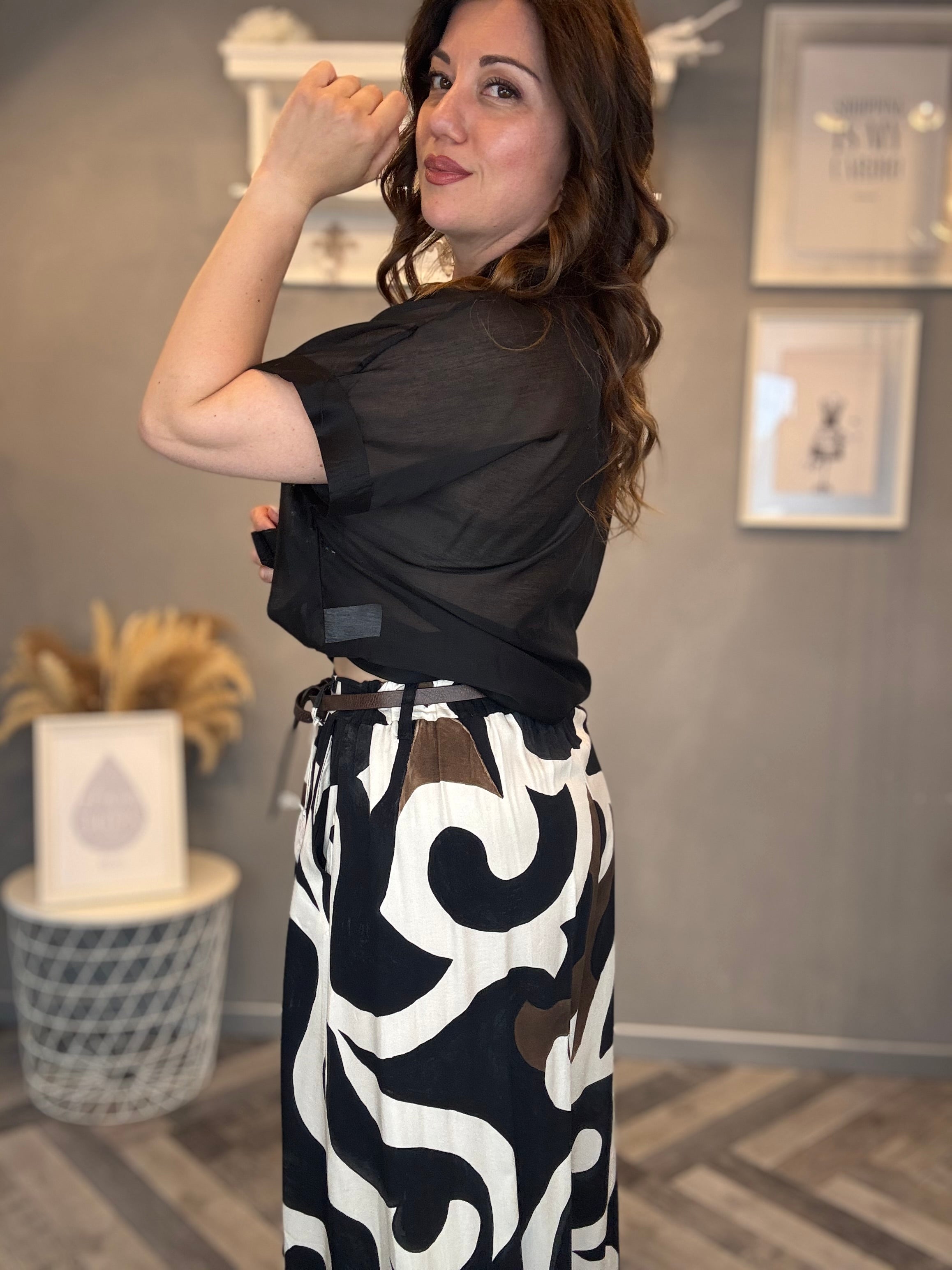 Gonna pantalone nera fantasia astratta