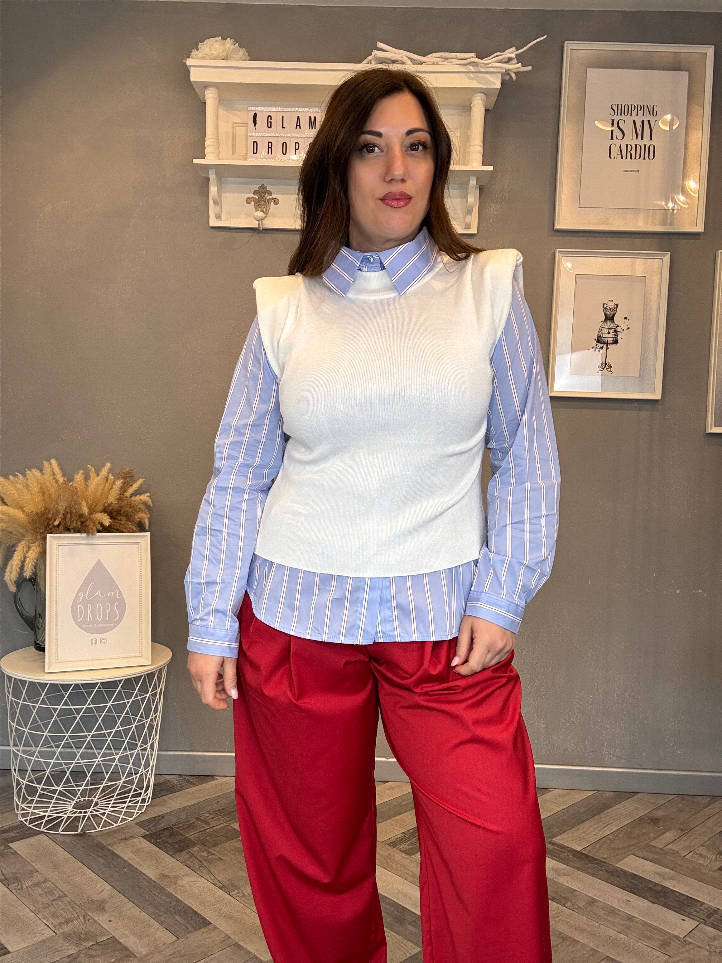 Camicia a righe rosse e bianche