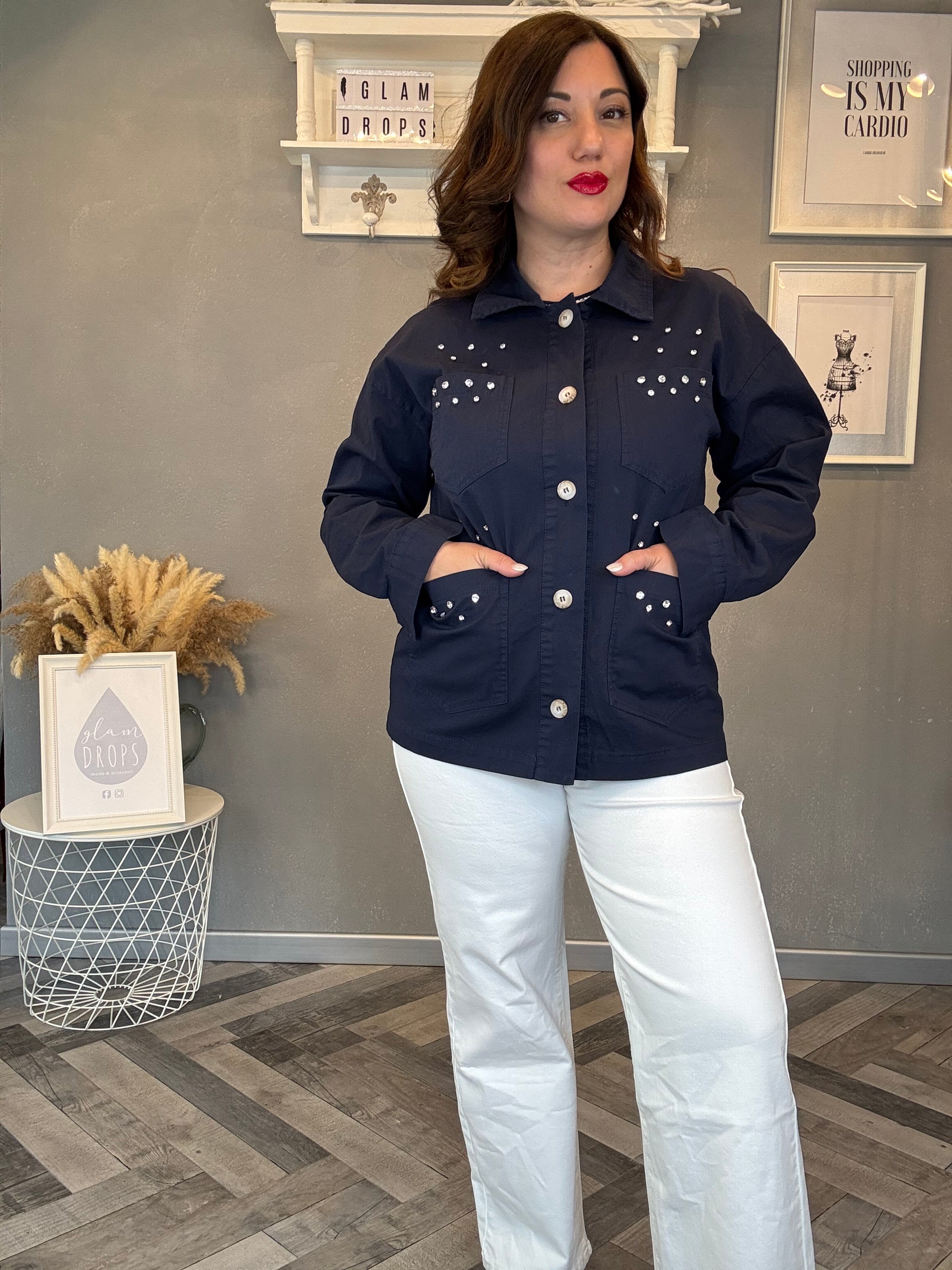 Giacca utility blu con dettagli gioiello
