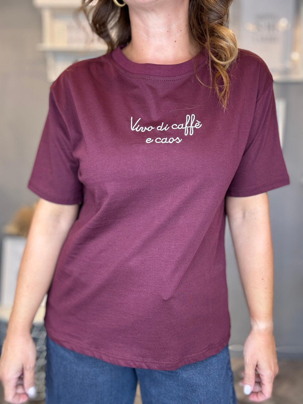 T-shirt Vivo di caffè e caos