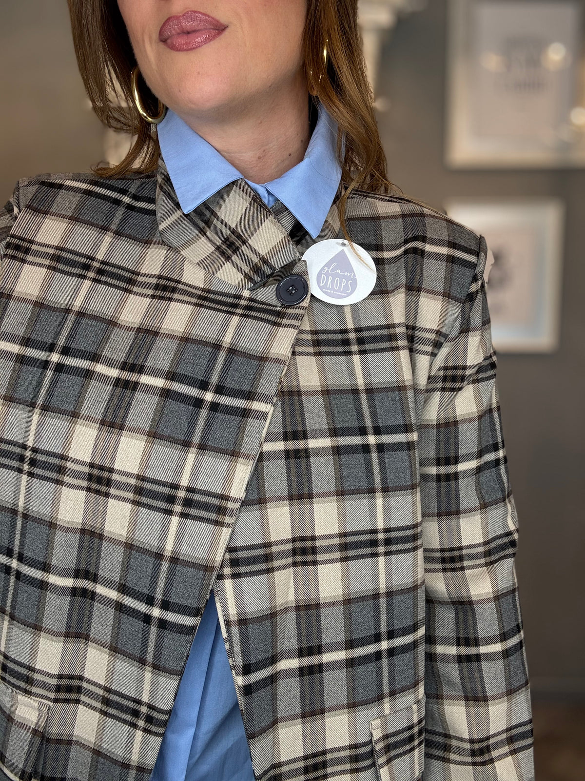 Blazer check grigio e panna collo incrociato