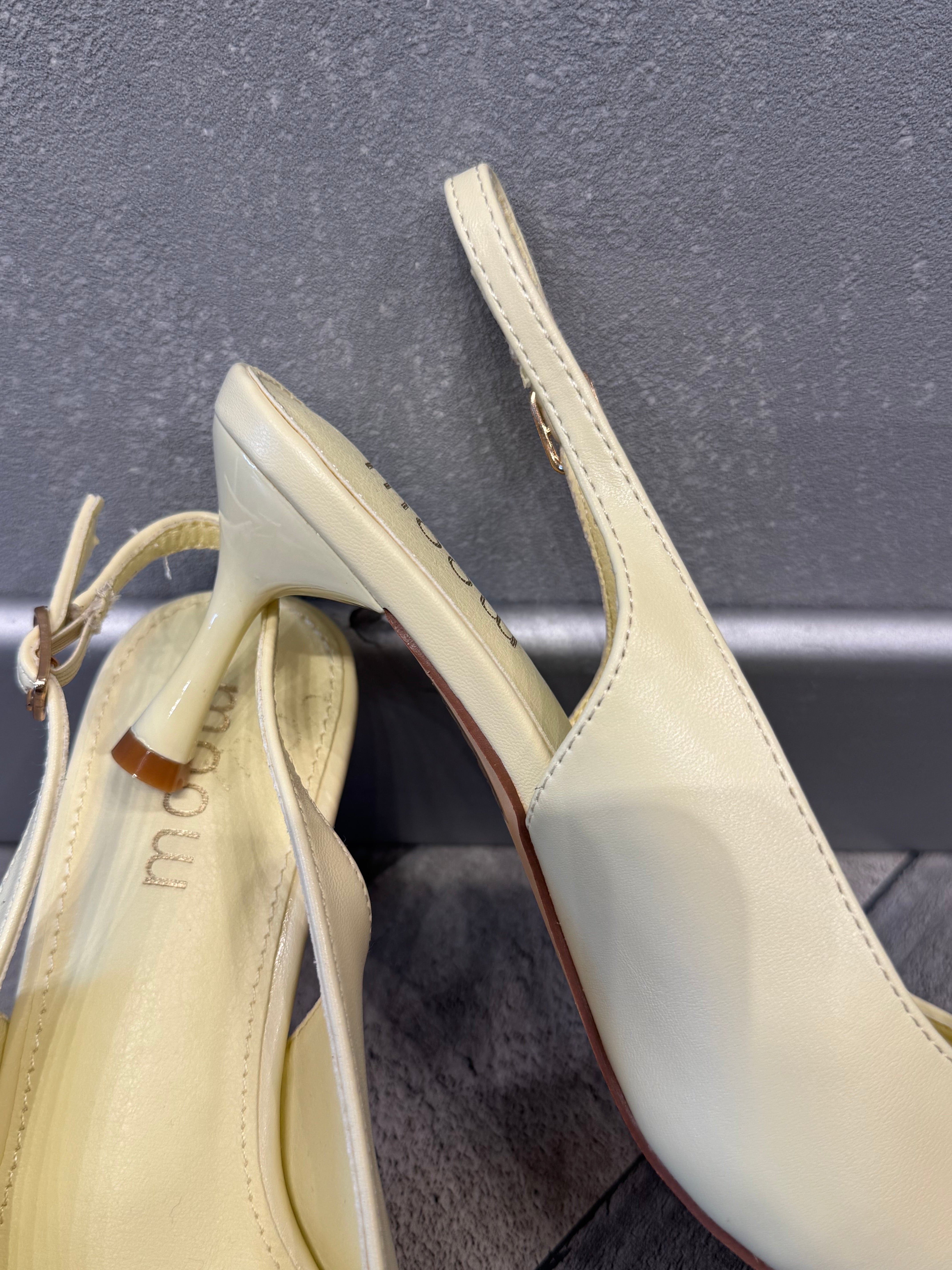 Slingback in ecopelle giallo pastello