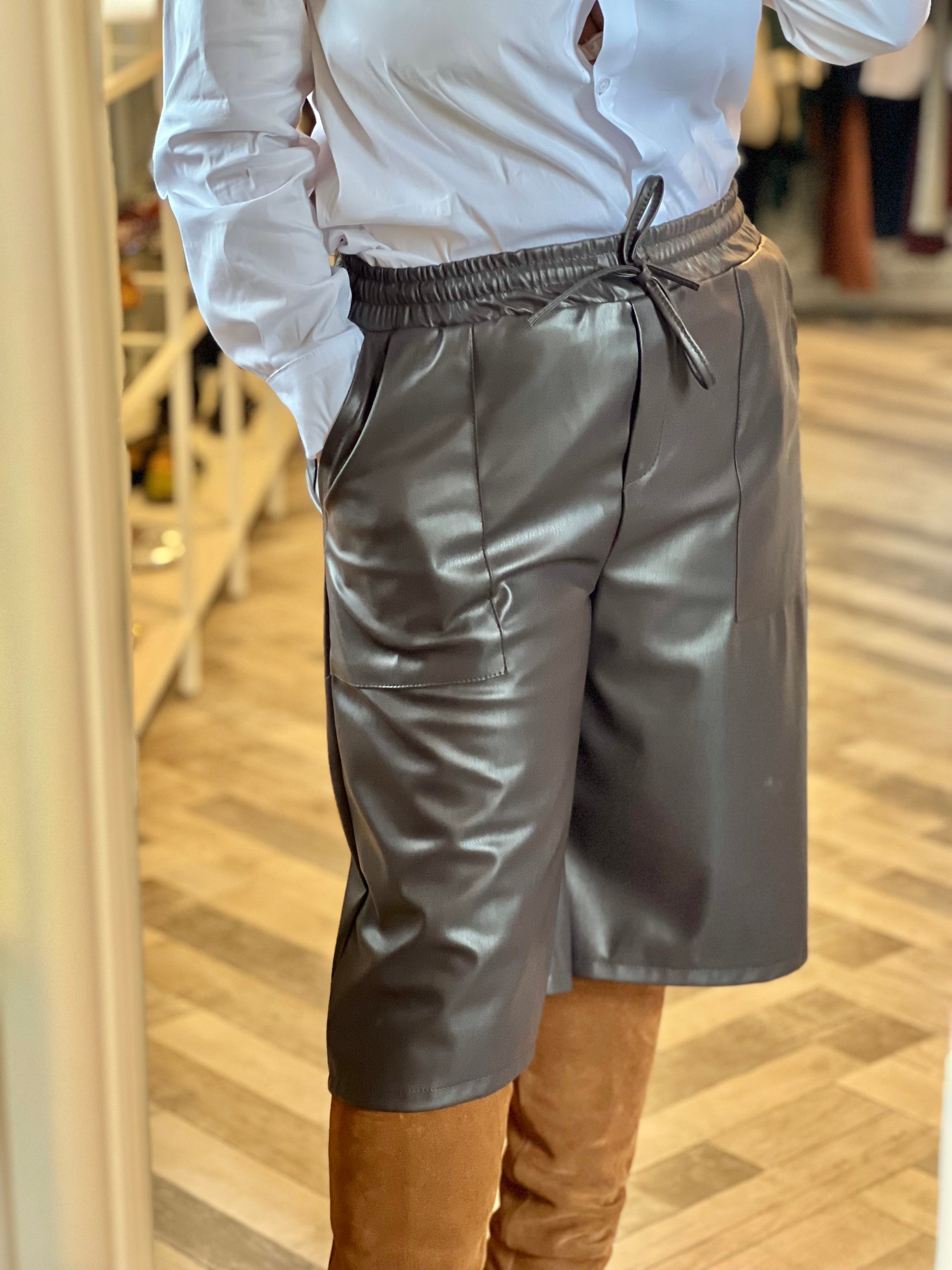 Bermuda ecopelle con coulisse