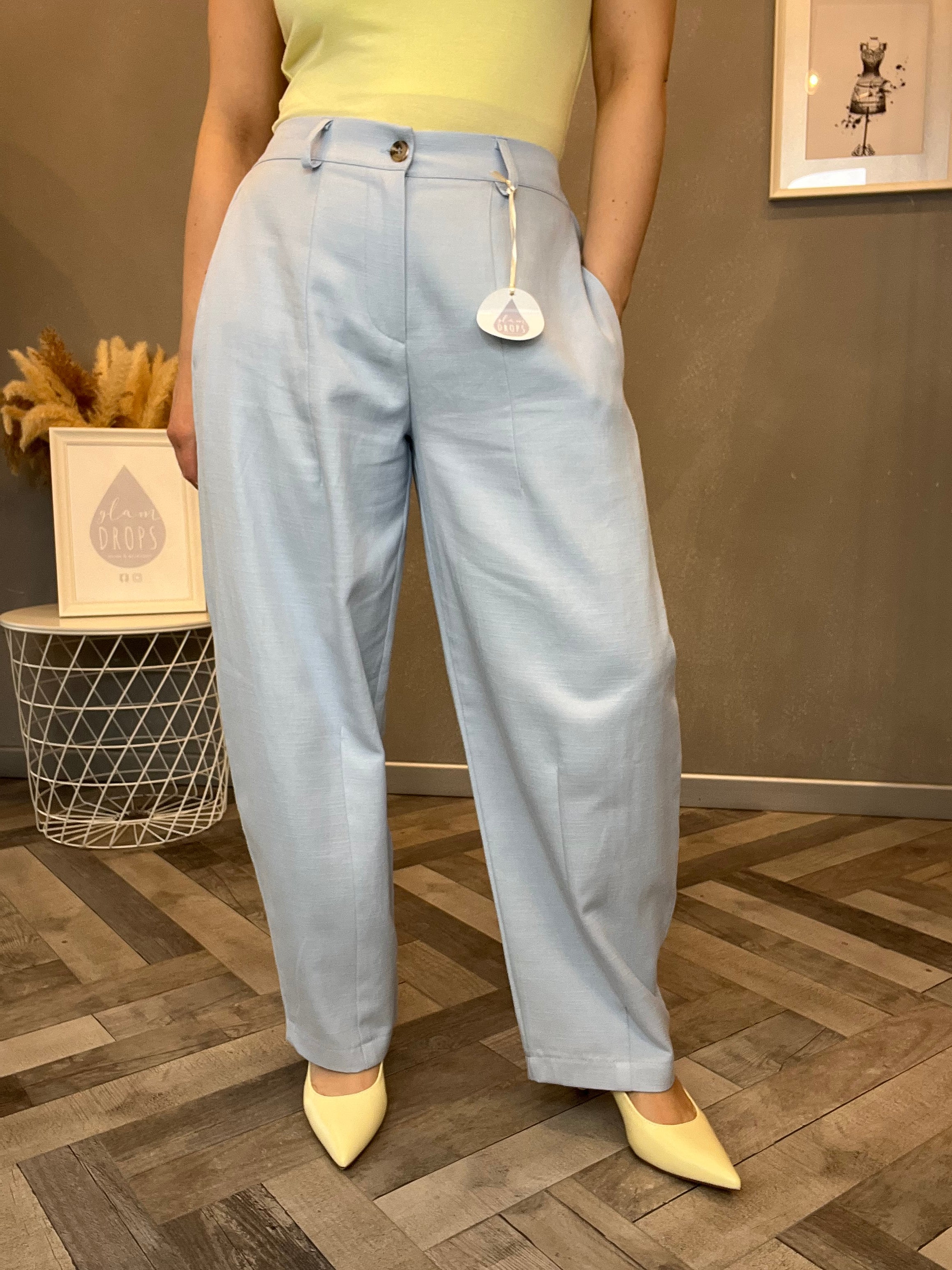 Pantalone egg fit celeste