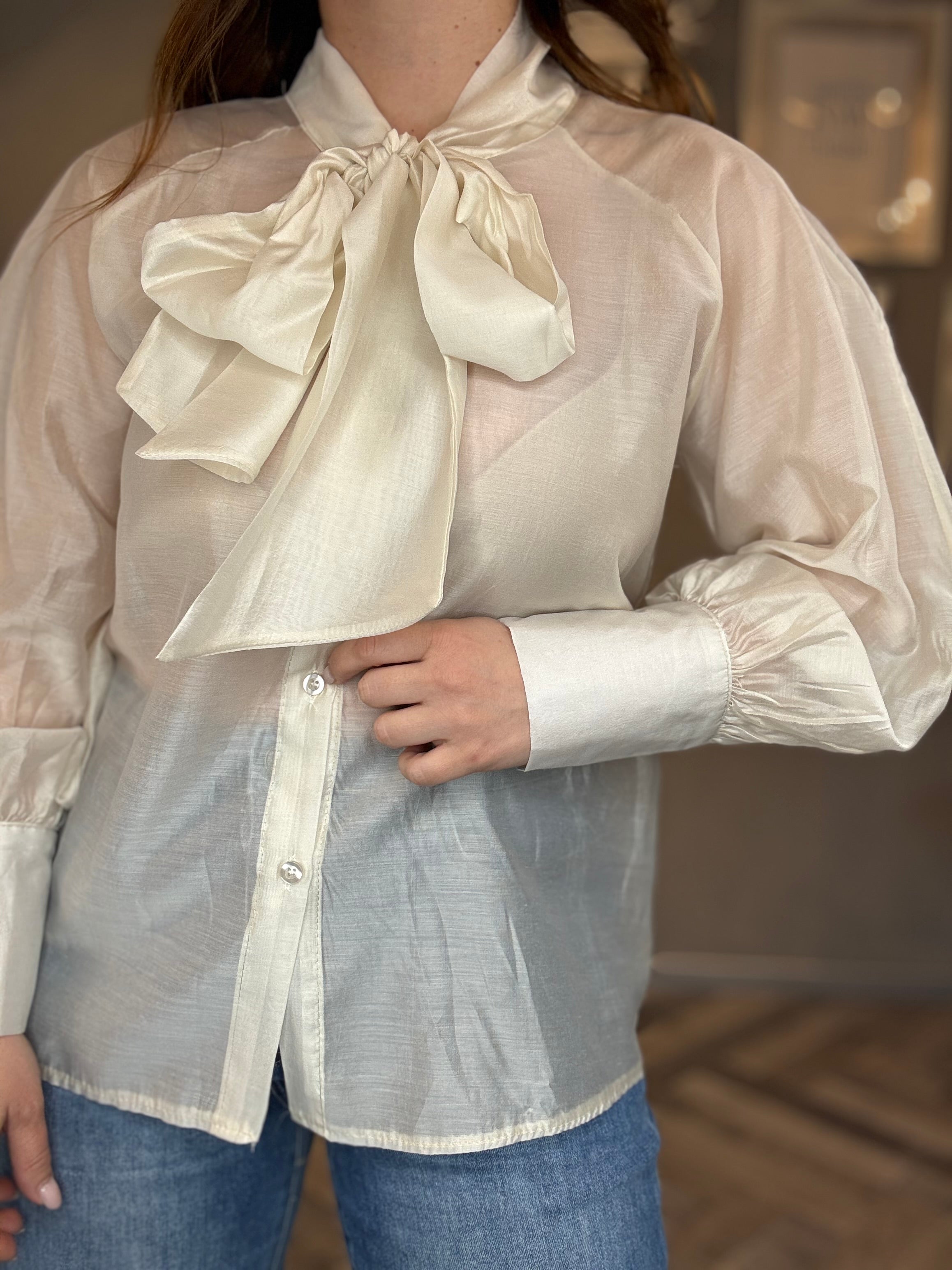 Camicia in tencel con fiocco
