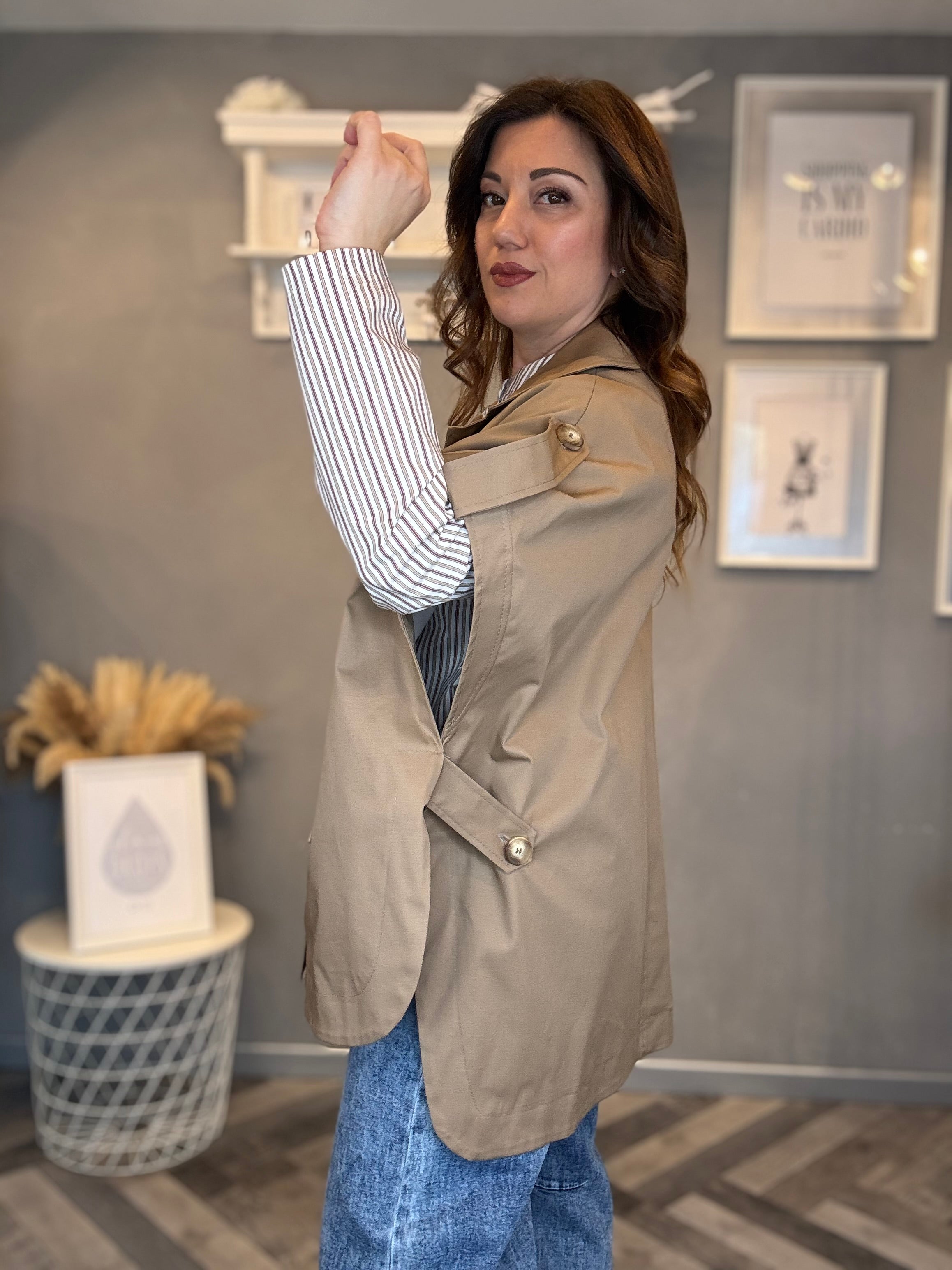 Trench smanicato gilet biscotto