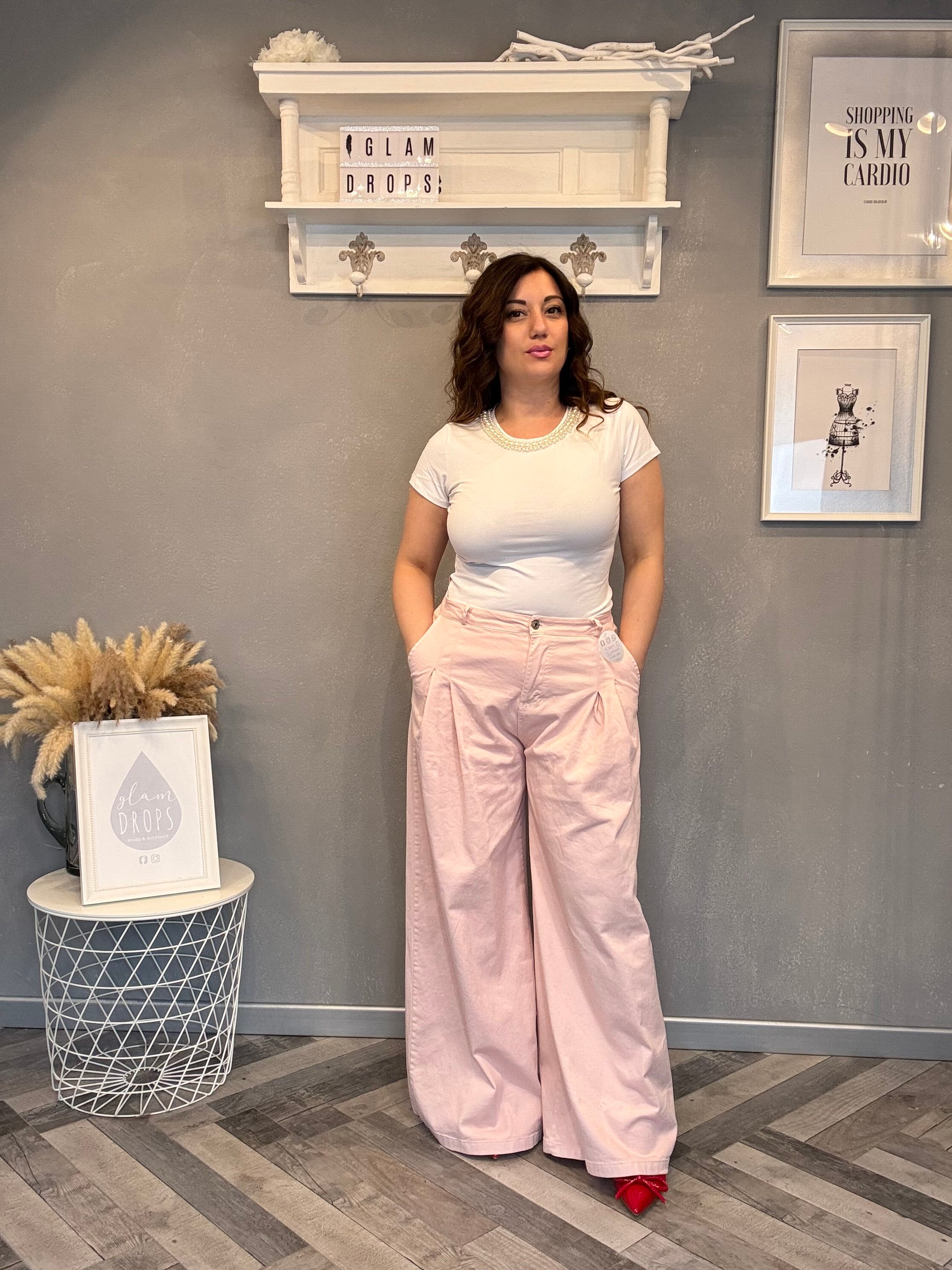 T-shirt basic con collo di perle