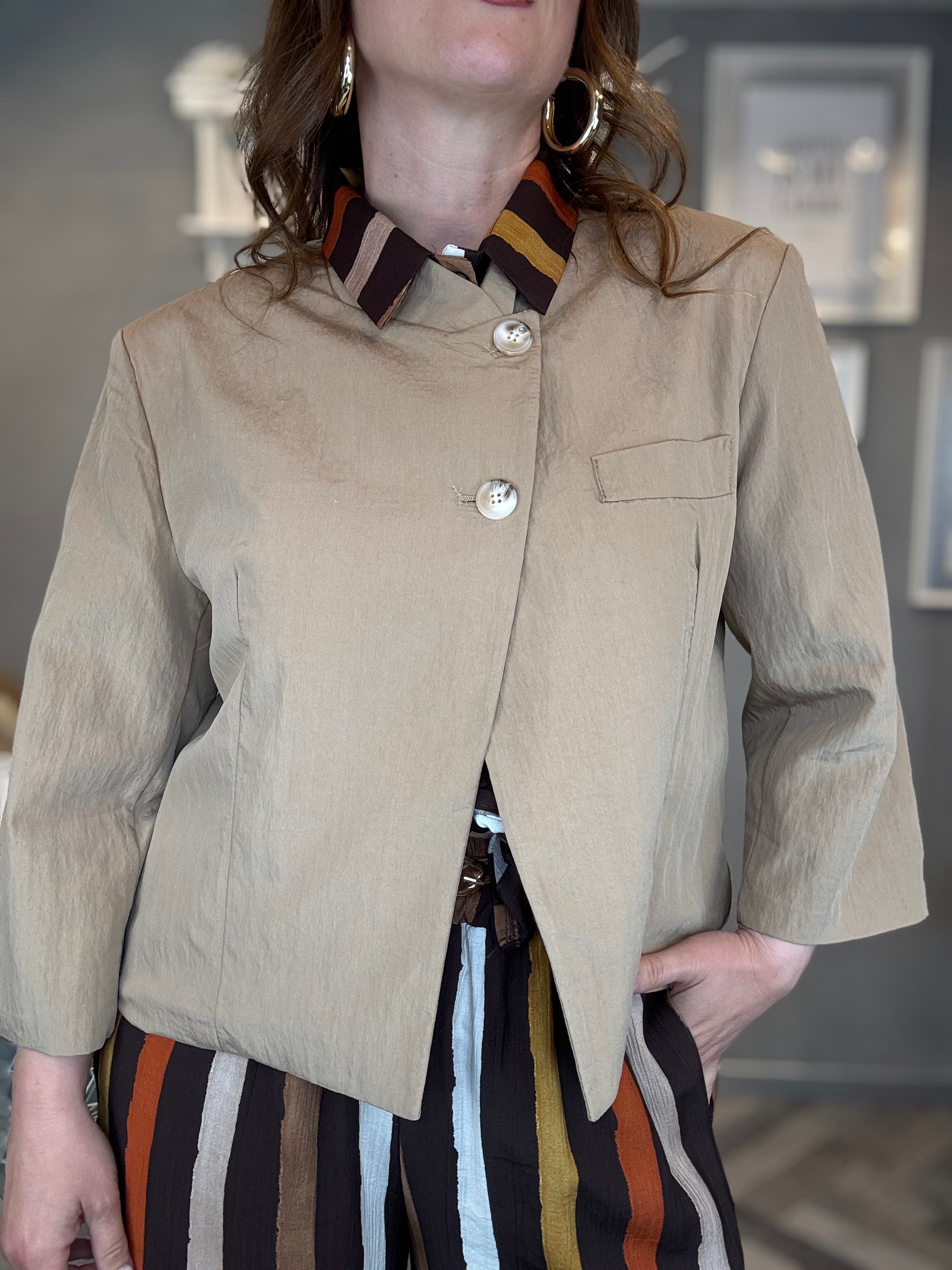 Giacca collo incrociato beige