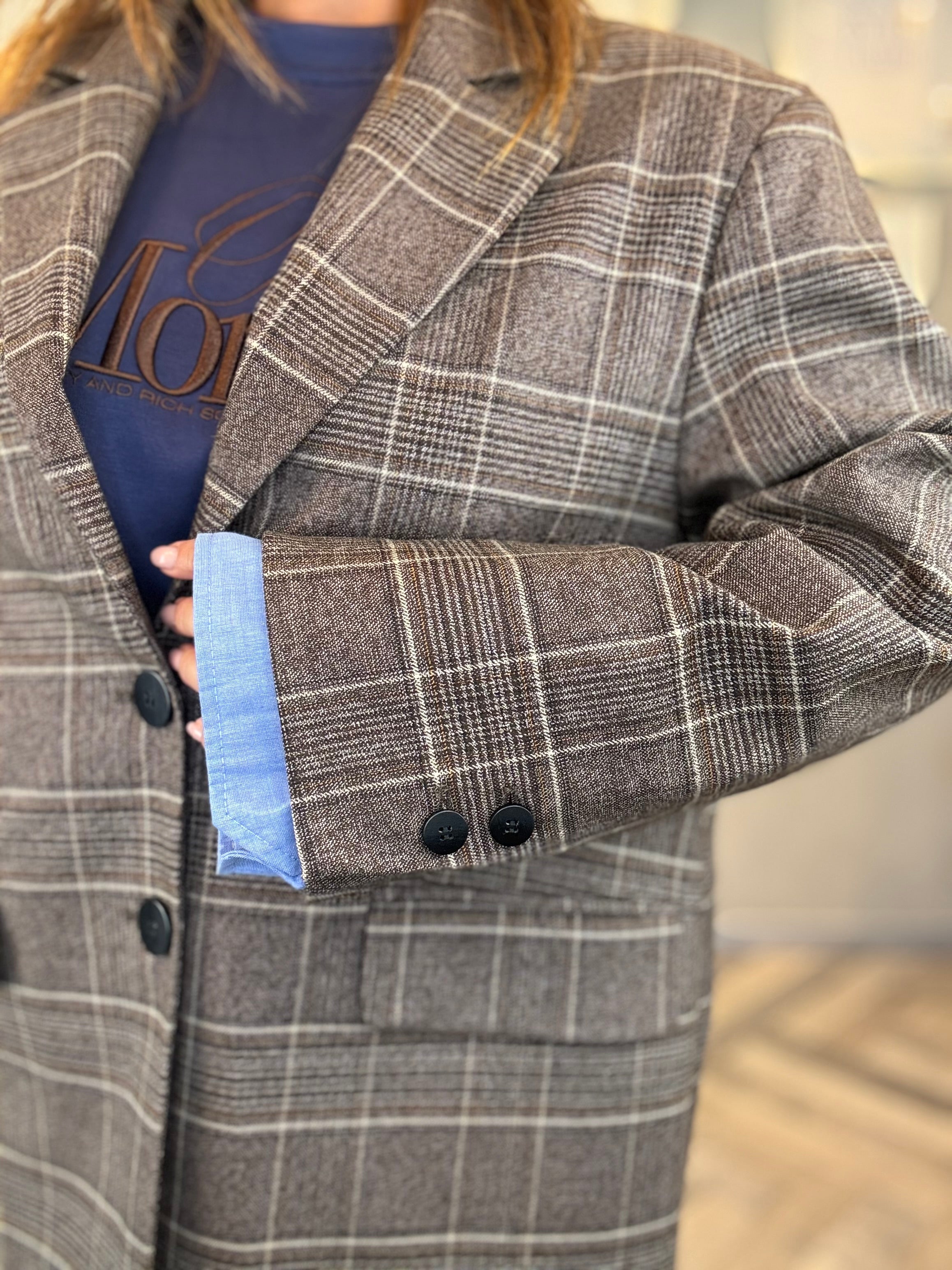 Lumina blazer marrone a quadri con polsino camicia