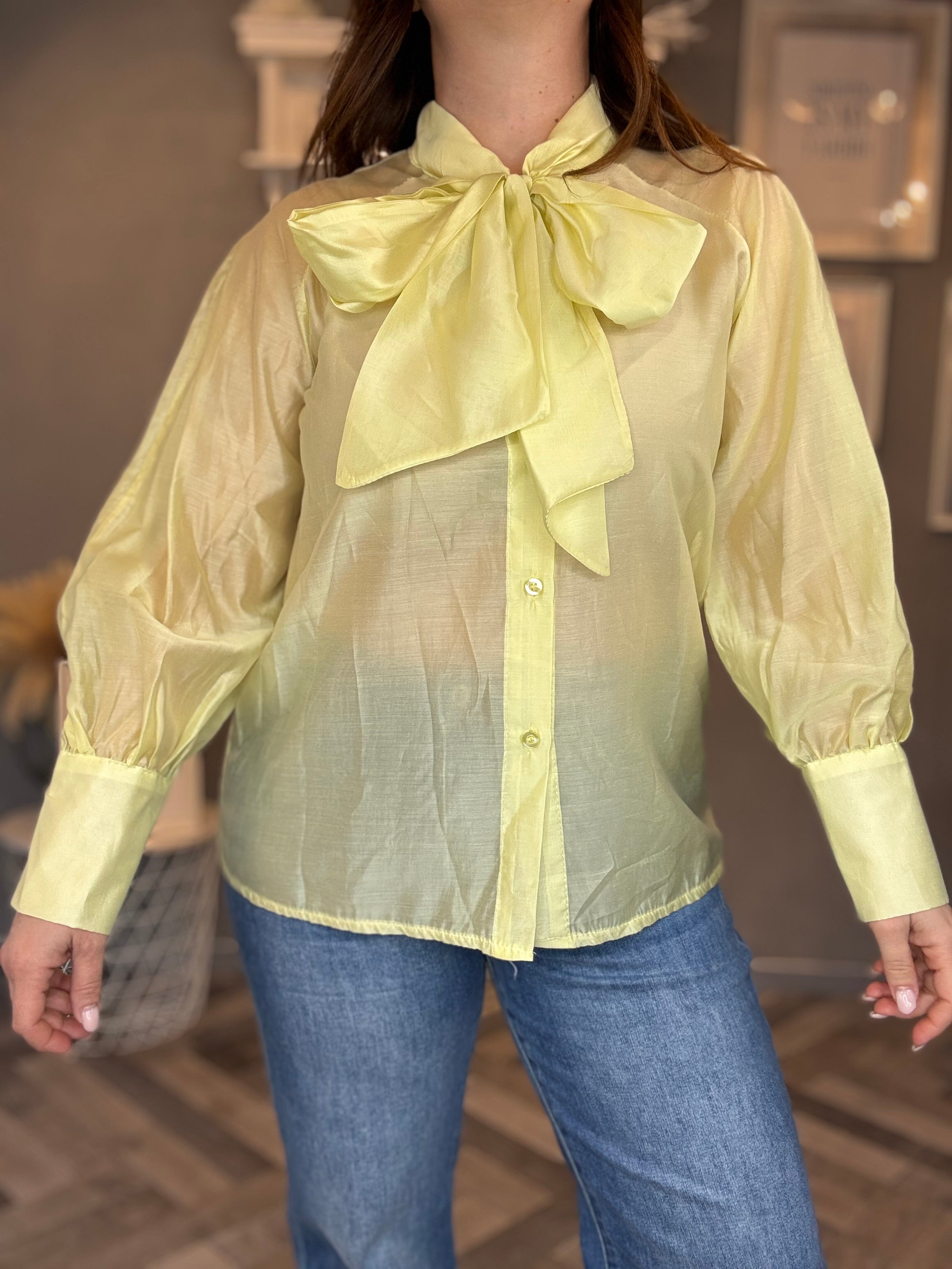Camicia in tencel con fiocco