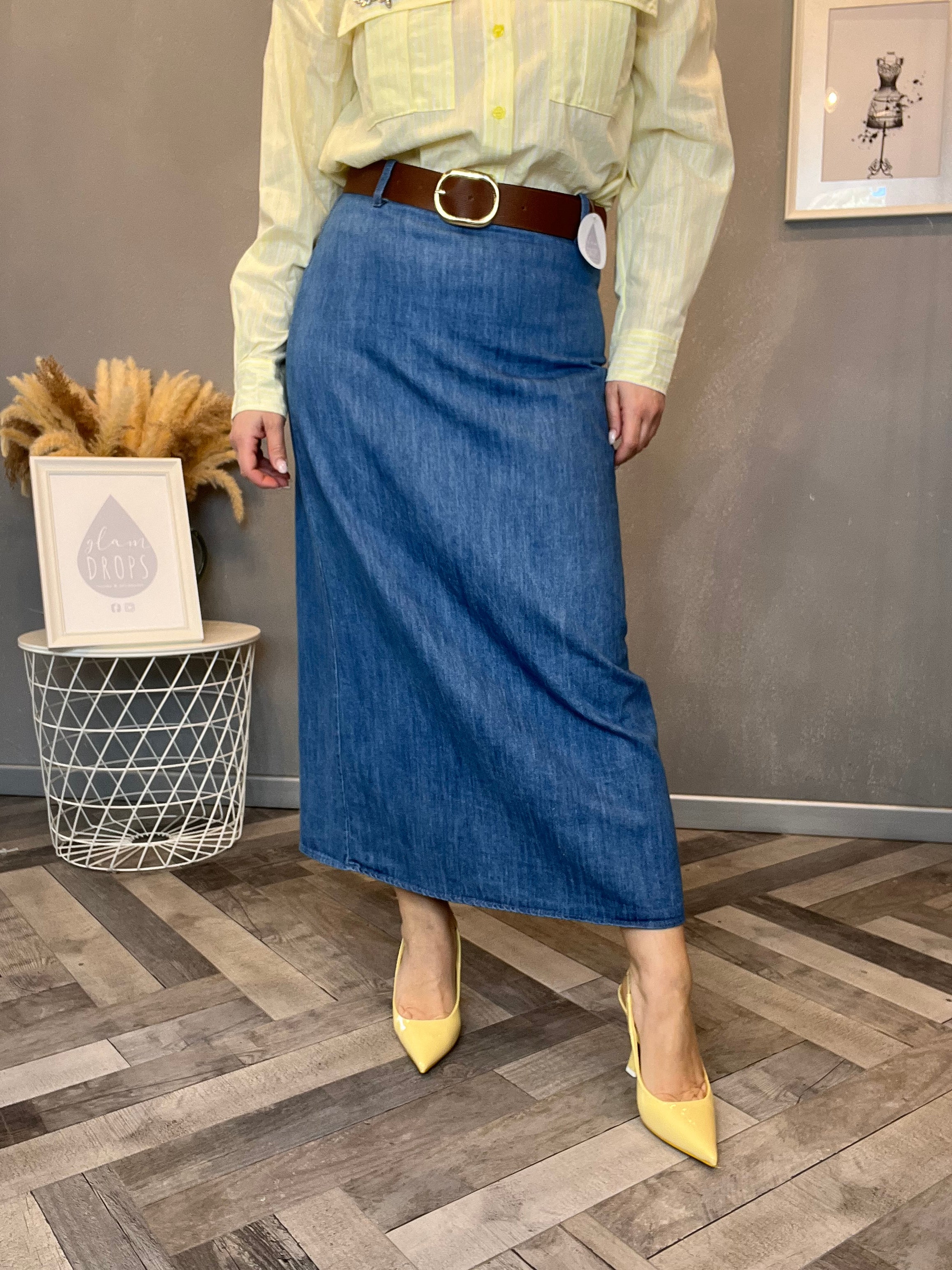 Gonna midi in denim con cintura