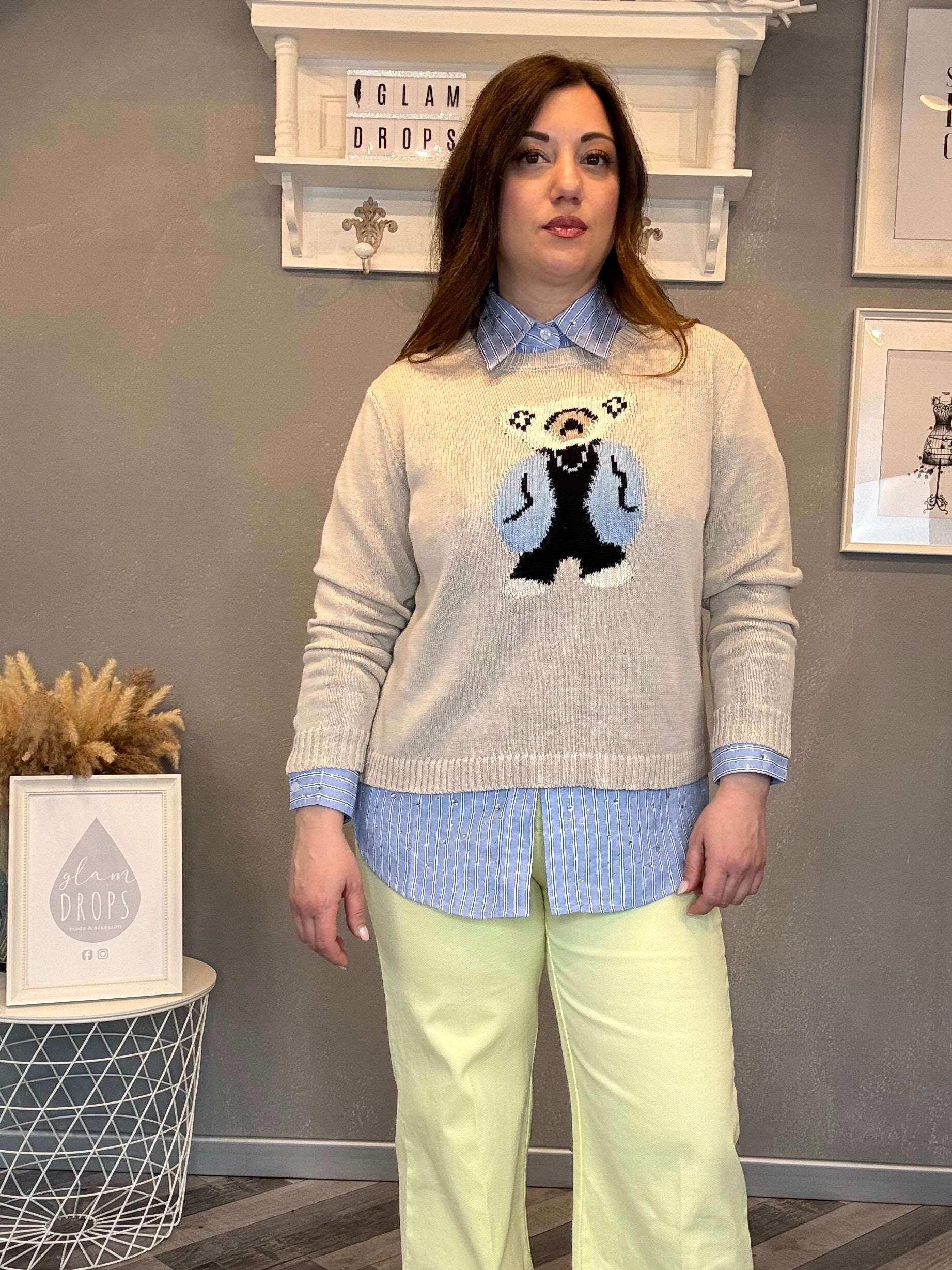 Maglioncino beige con orsetto celeste
