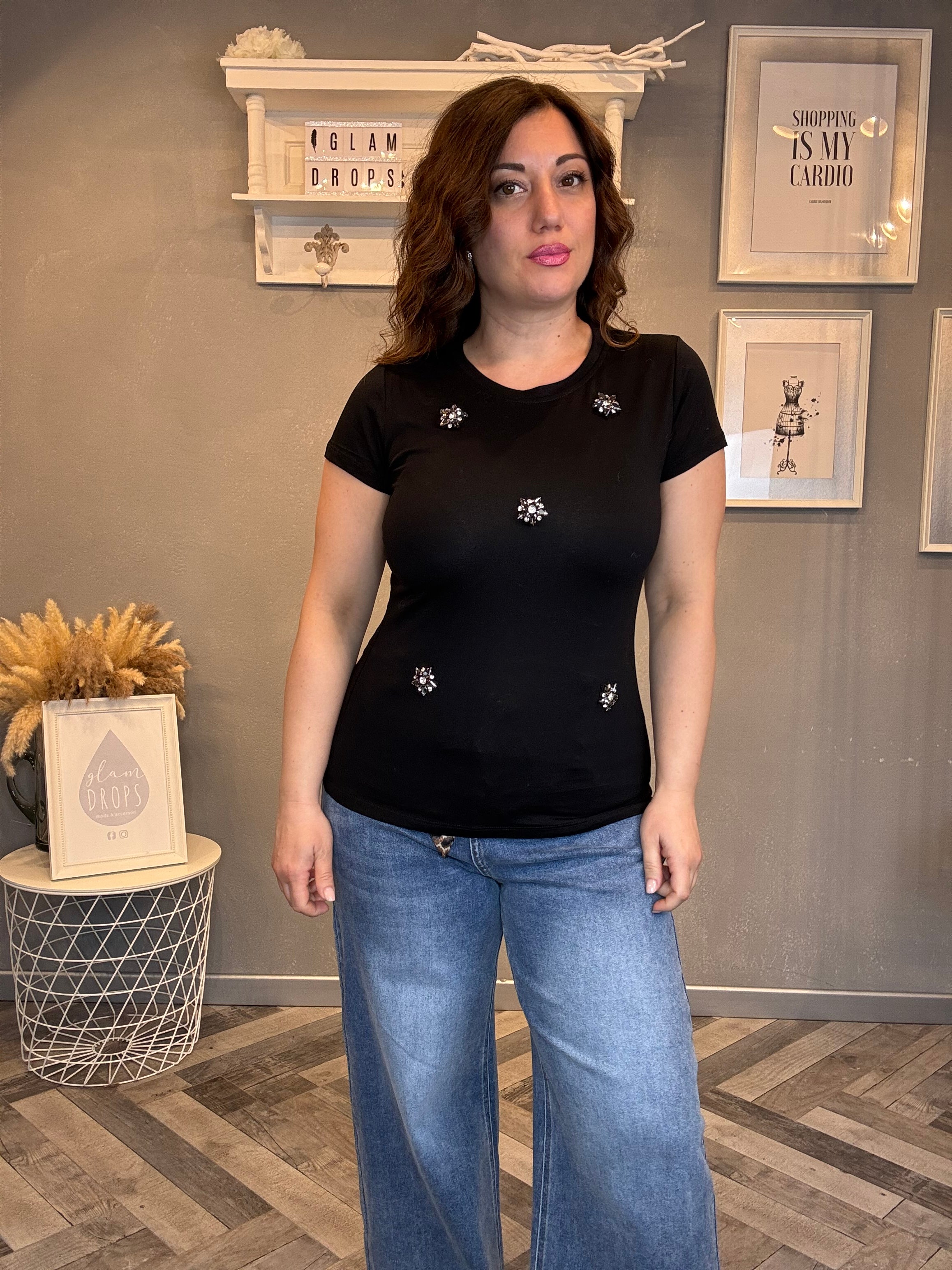 T-shirt basic con applicazioni gioiello a fiore
