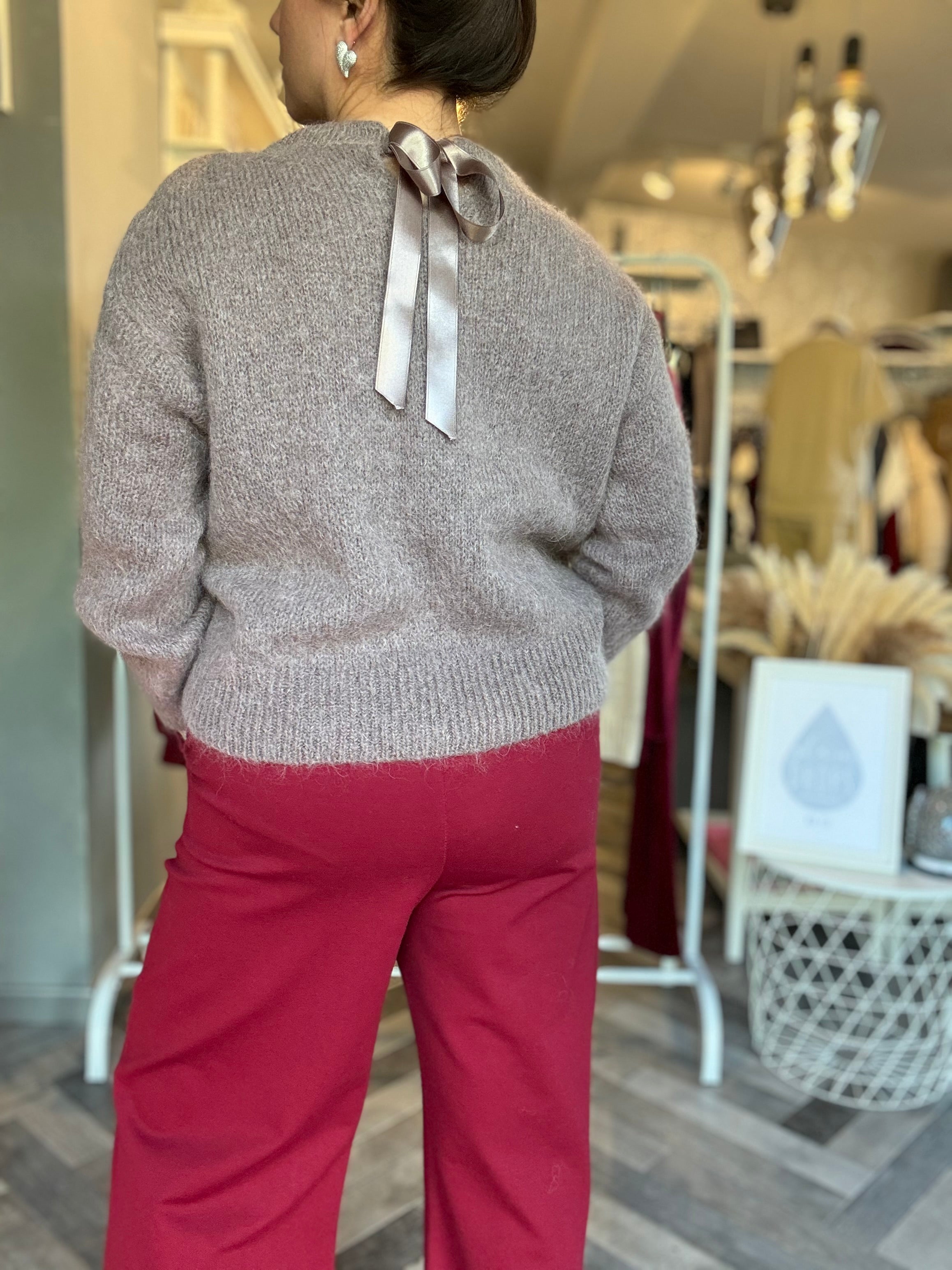 Maglione in mohair con fiocco decorativo sul retro