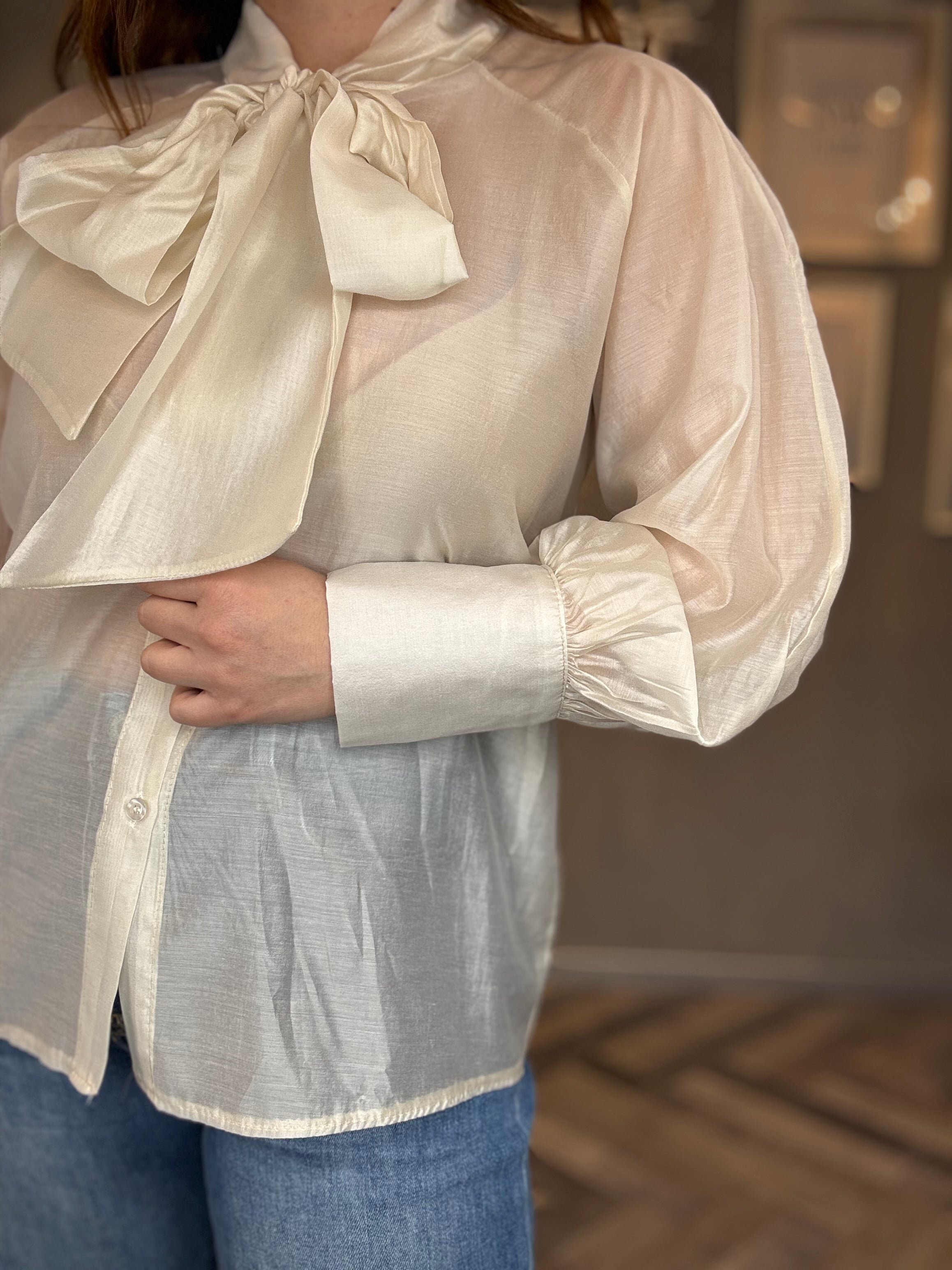 Camicia in tencel con fiocco
