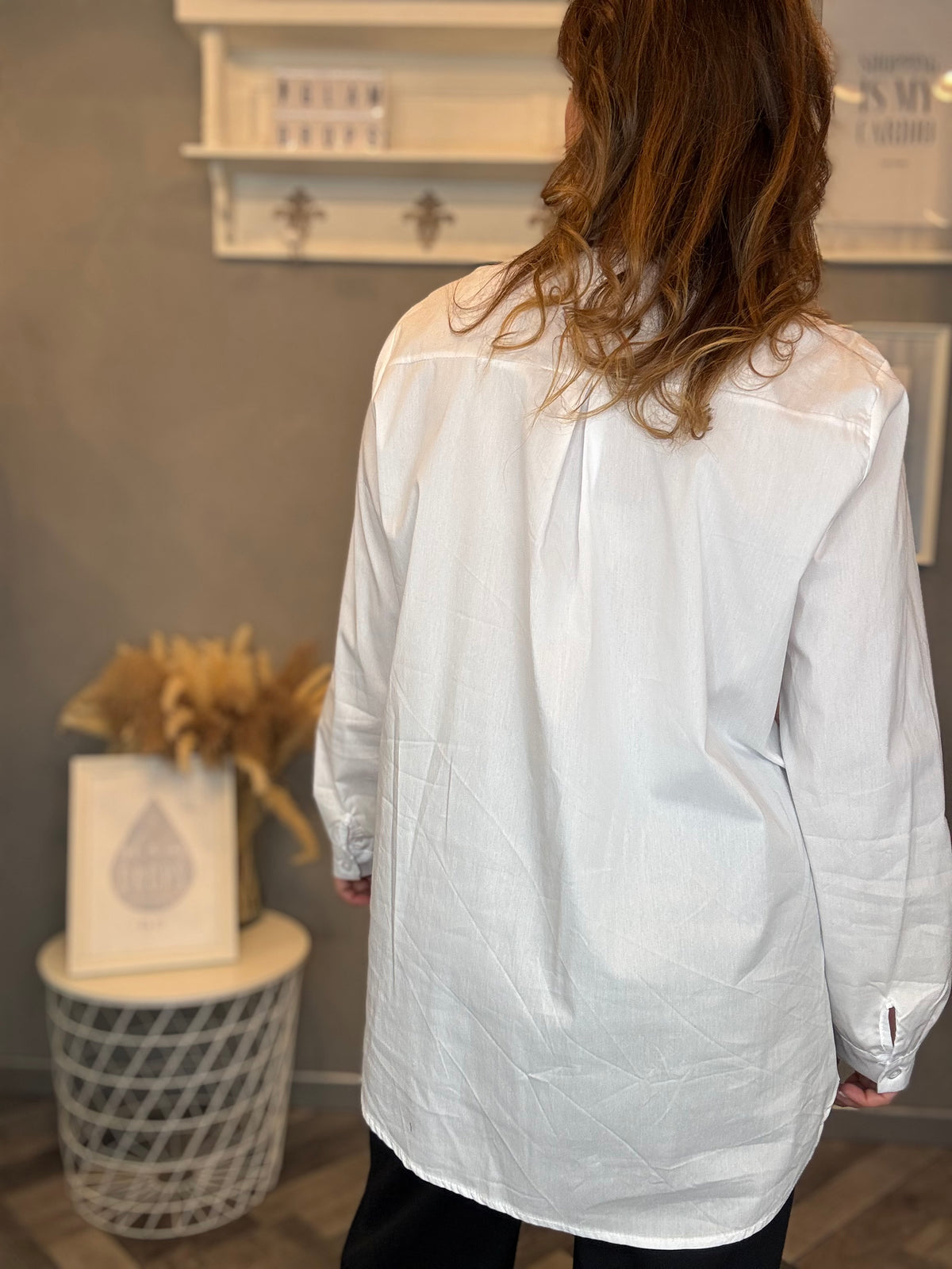 Camicia over Essential bianca