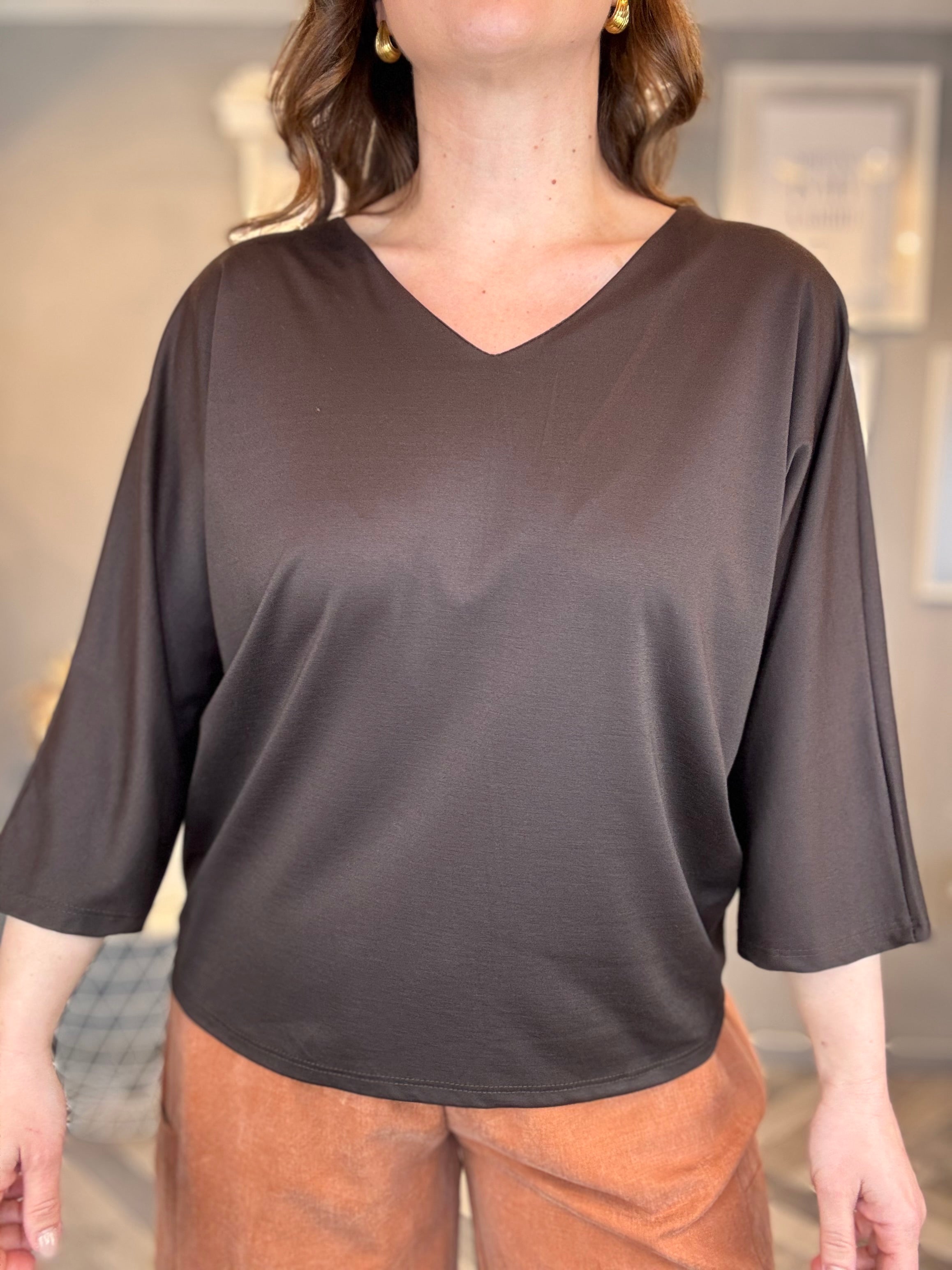 Maglia con fiocco sul retro moro