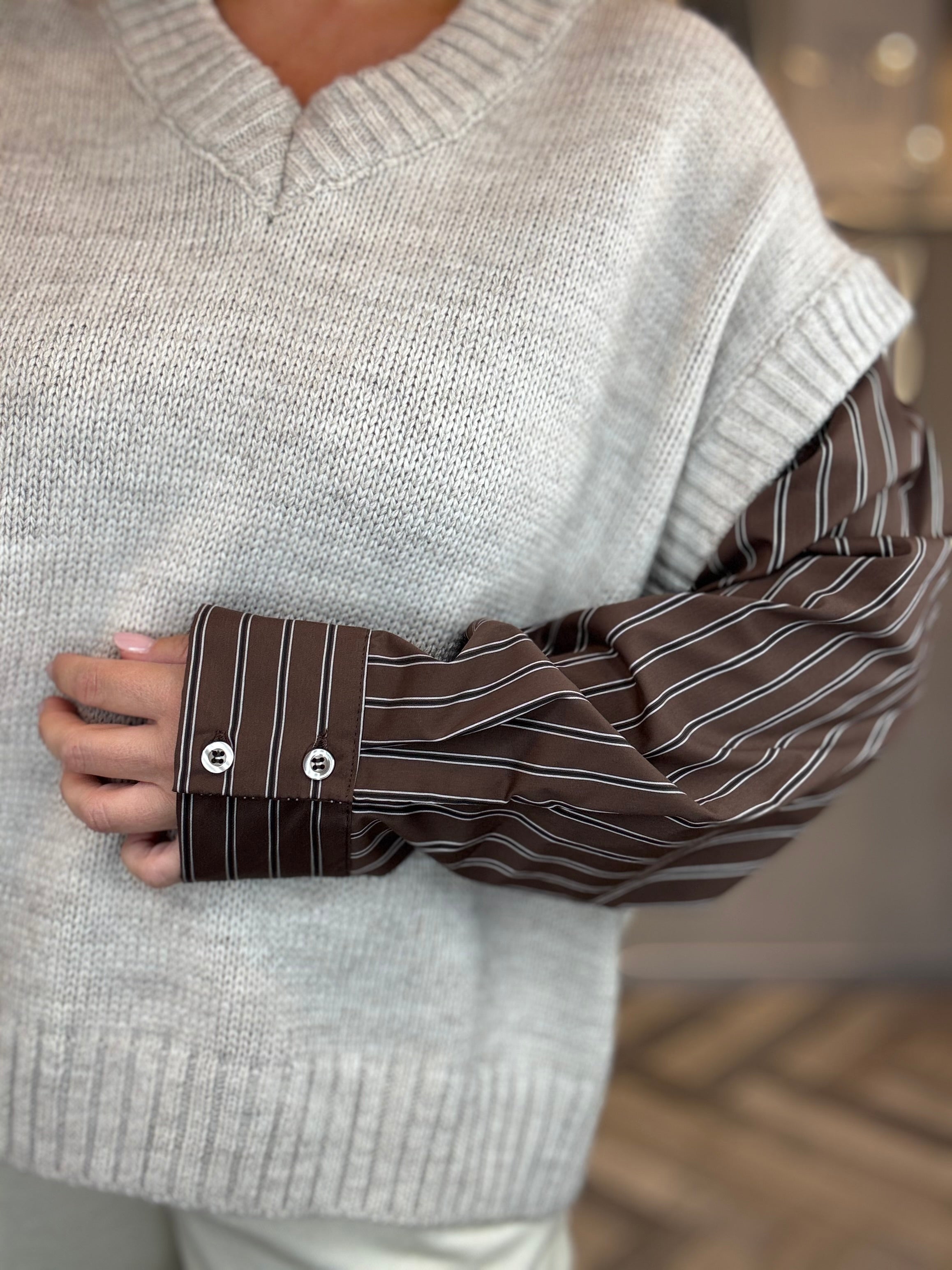 Lumina gilet in maglia cacha maniche camicia cioccolato