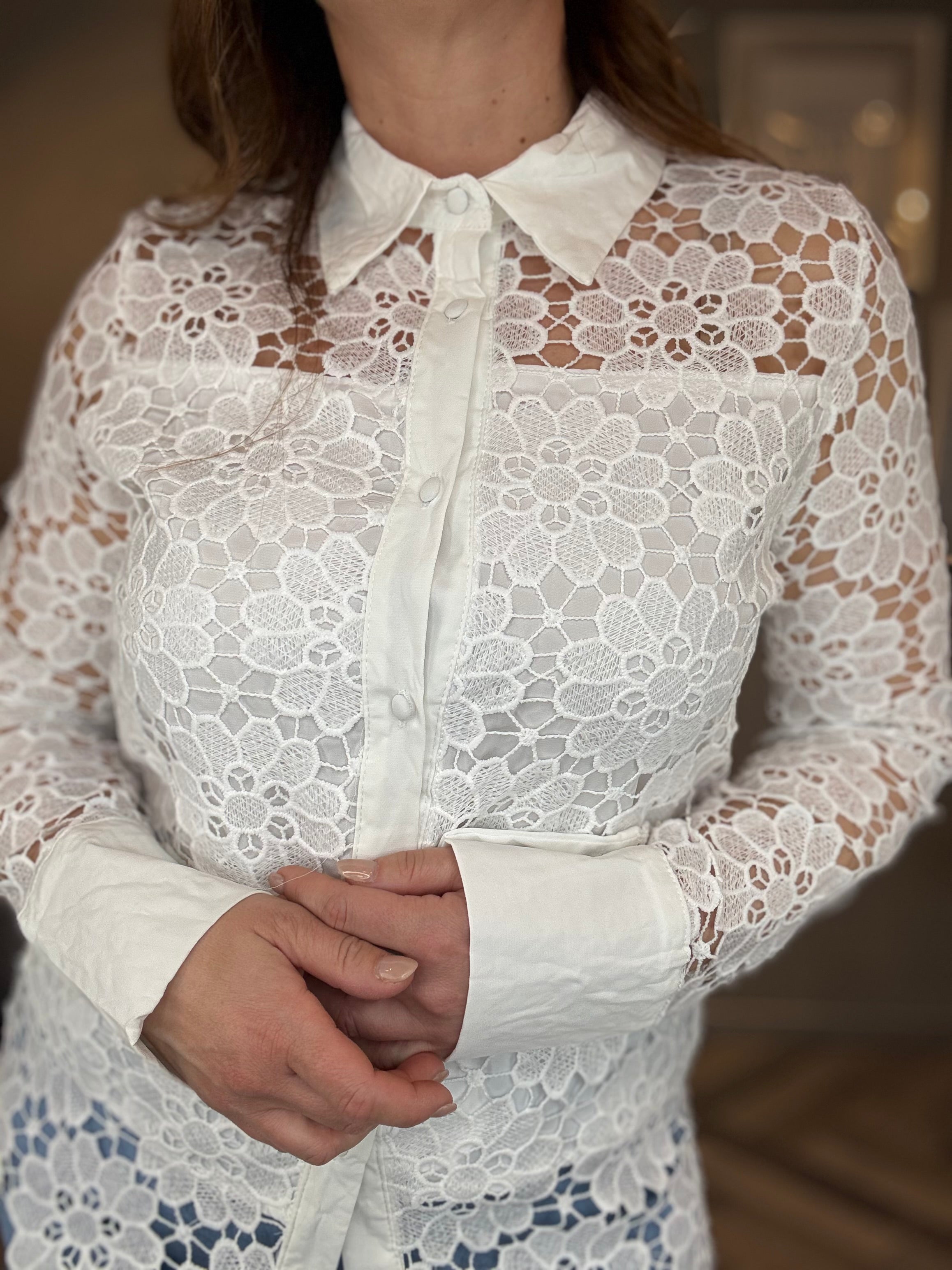 Camicia fiori pizzo macramè