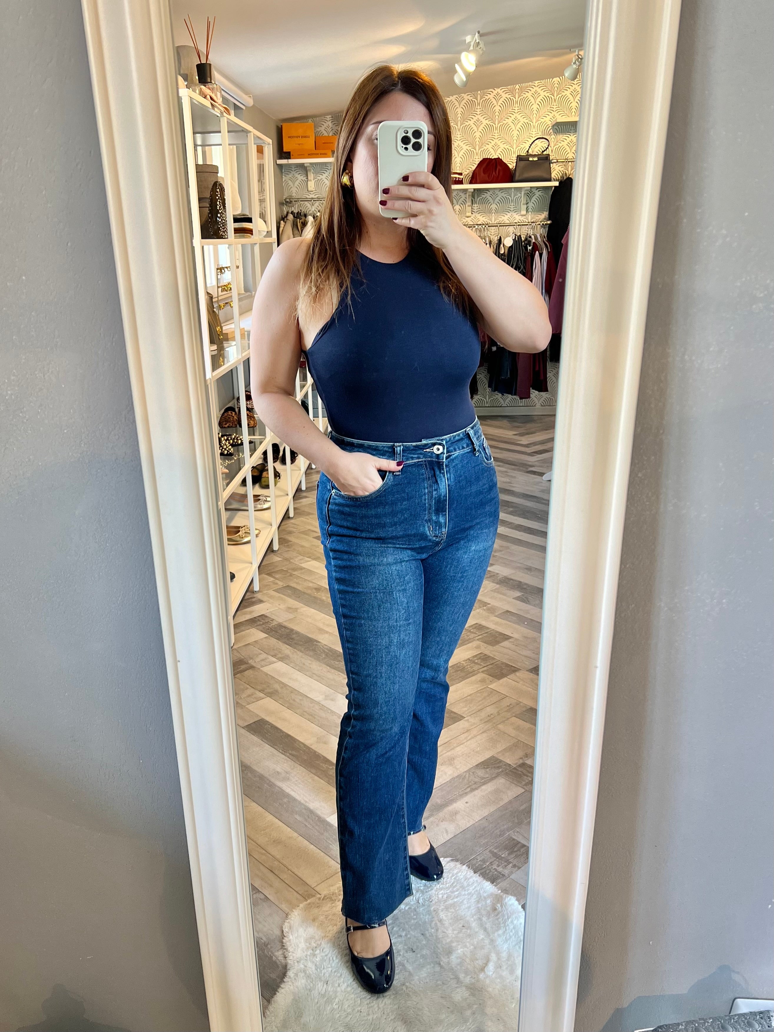 Jeans modello trombetta