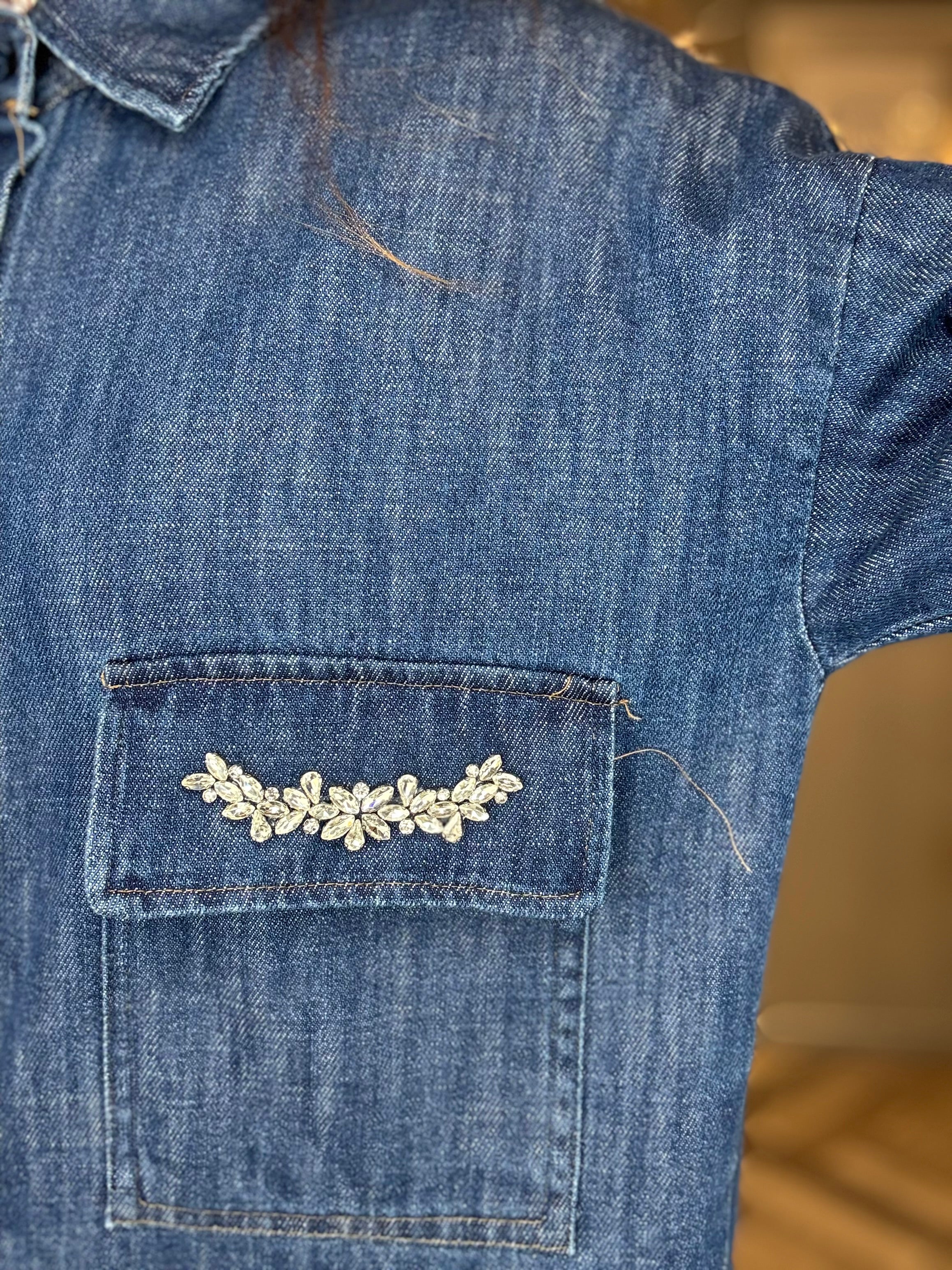 Giacca crop con cabochon denim
