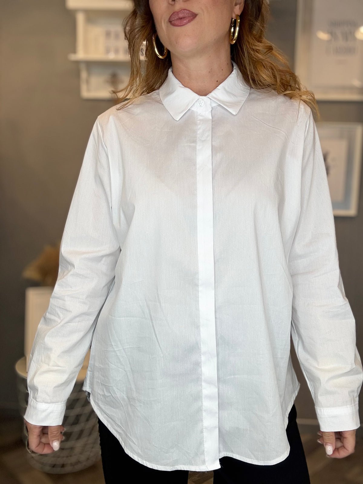 Camicia over Essential bianca