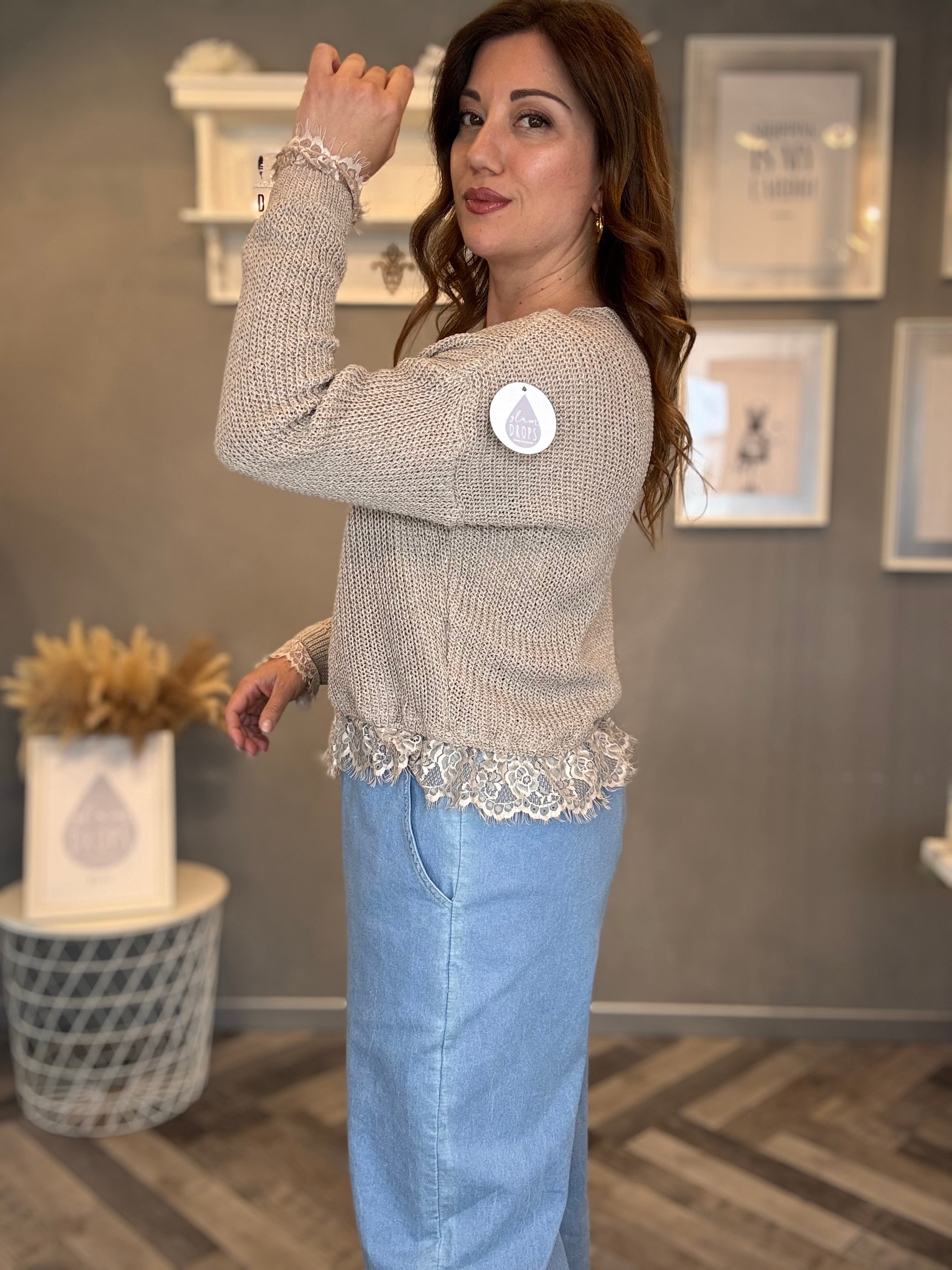 Cardigan sabbia con dettagli in pizzo
