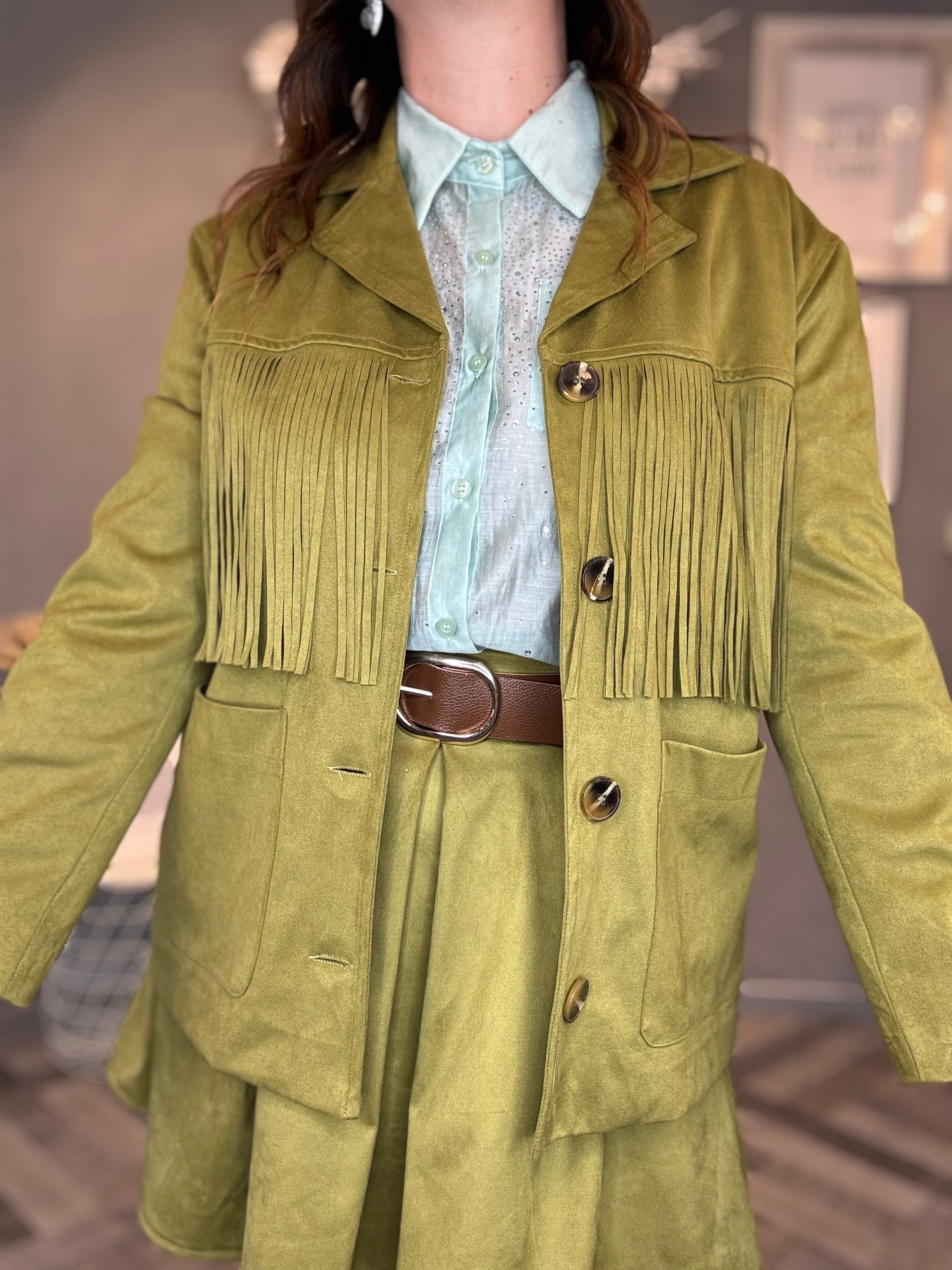 Giacca in eco suede effetto scamosciato con frange