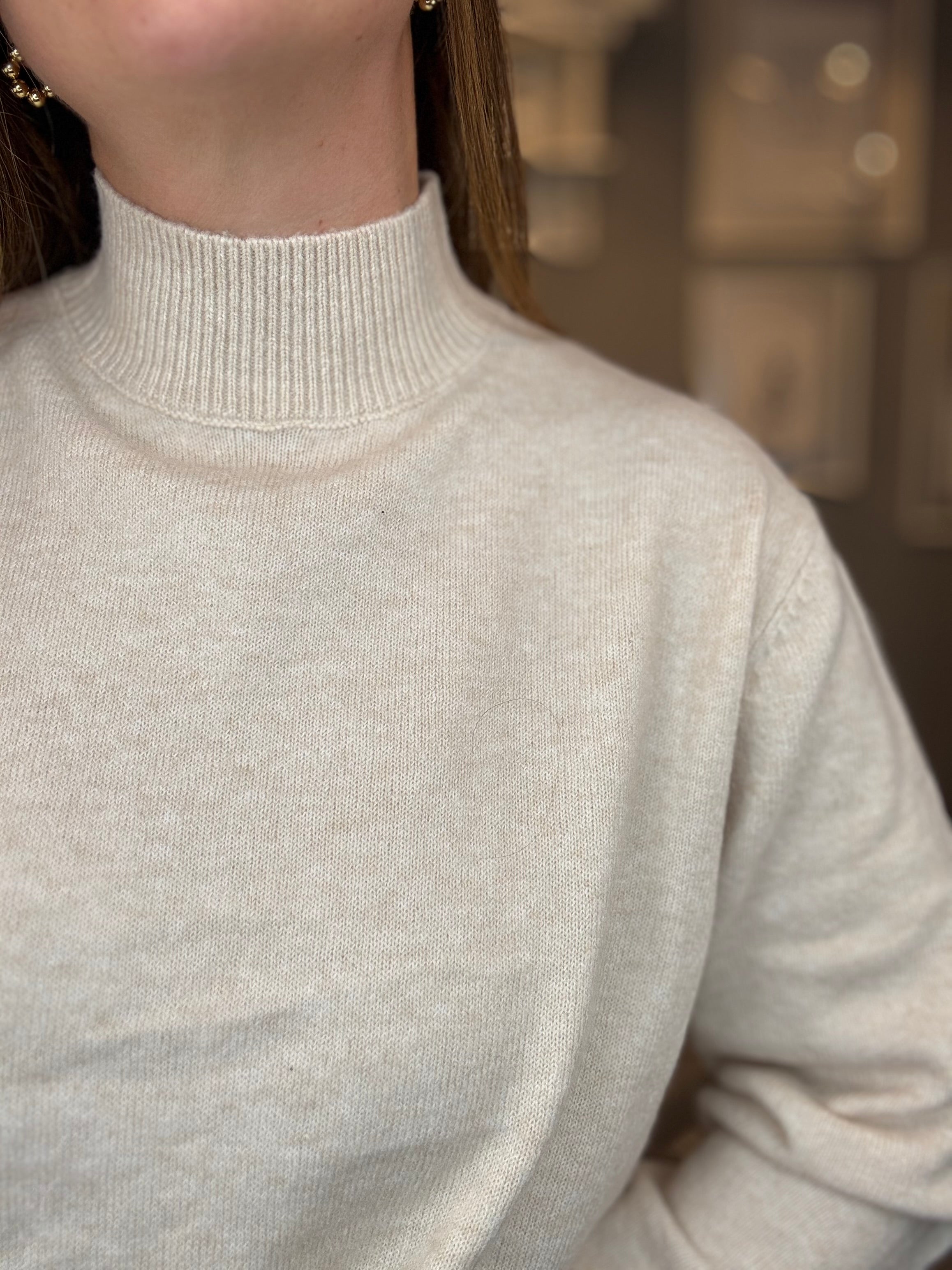 Maglioncino basic mezzo collo sabbia