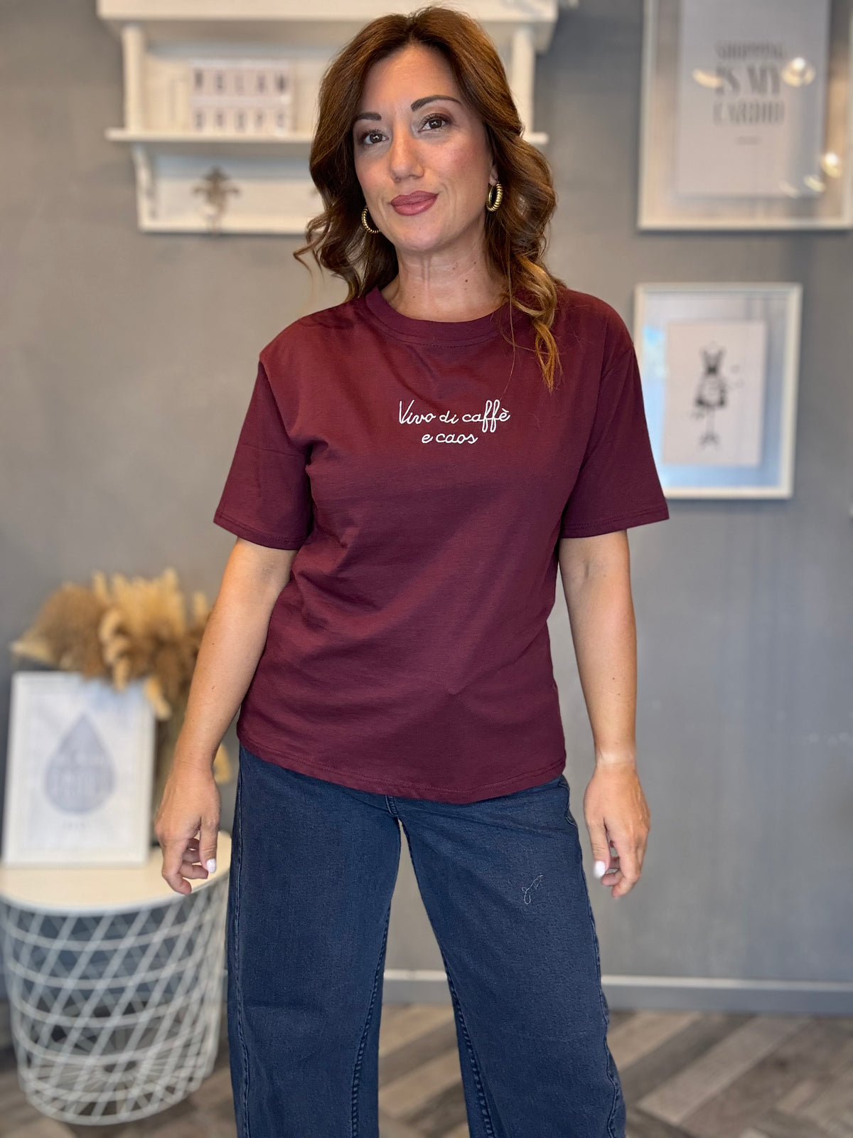 T-shirt Vivo di caffè e caos