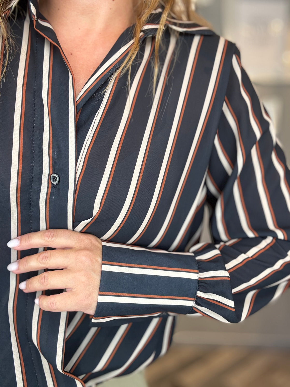 Blusa a incrocio blu righe burro e cuoio