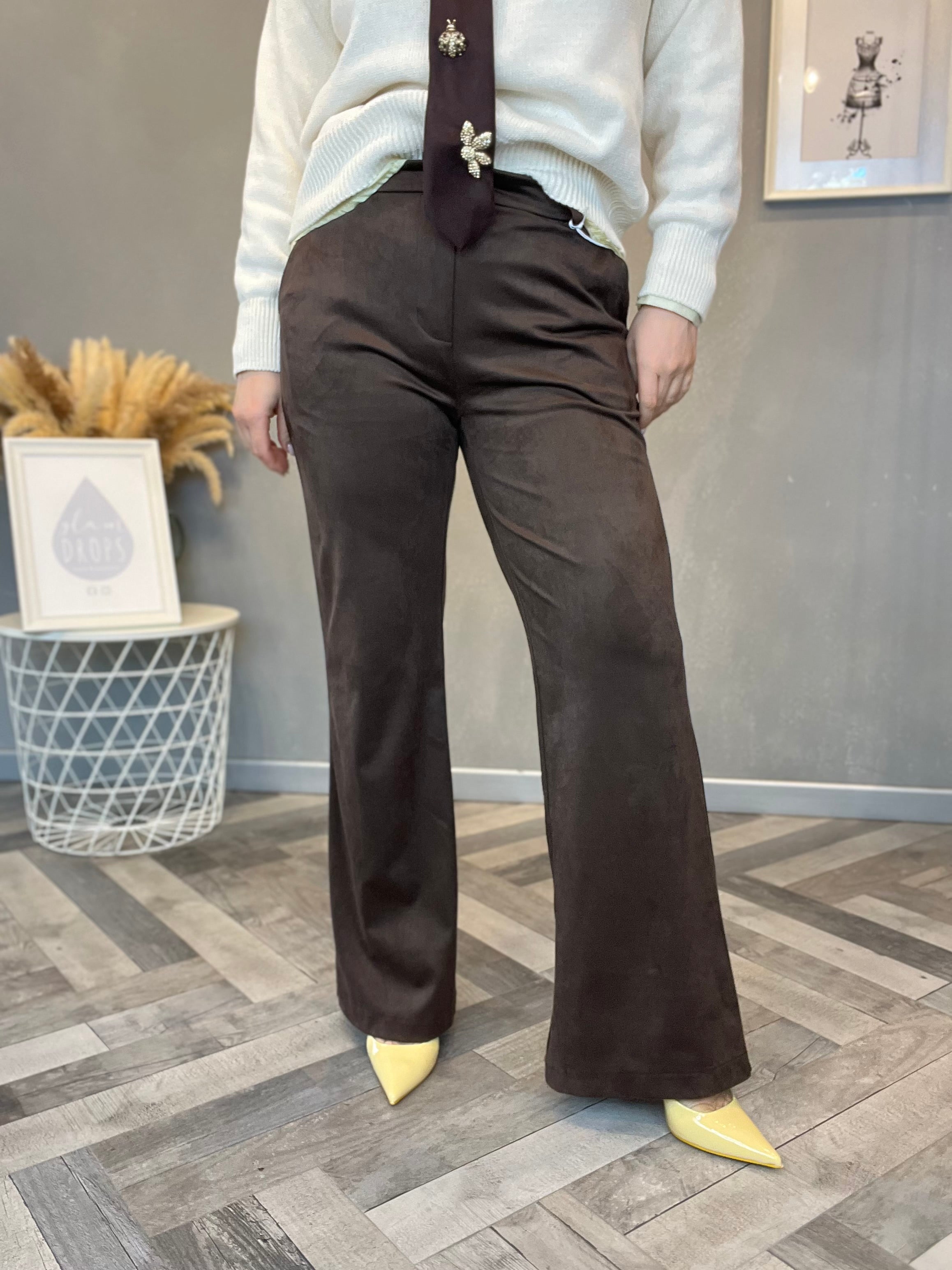 Pantalone eco suede flare moro
