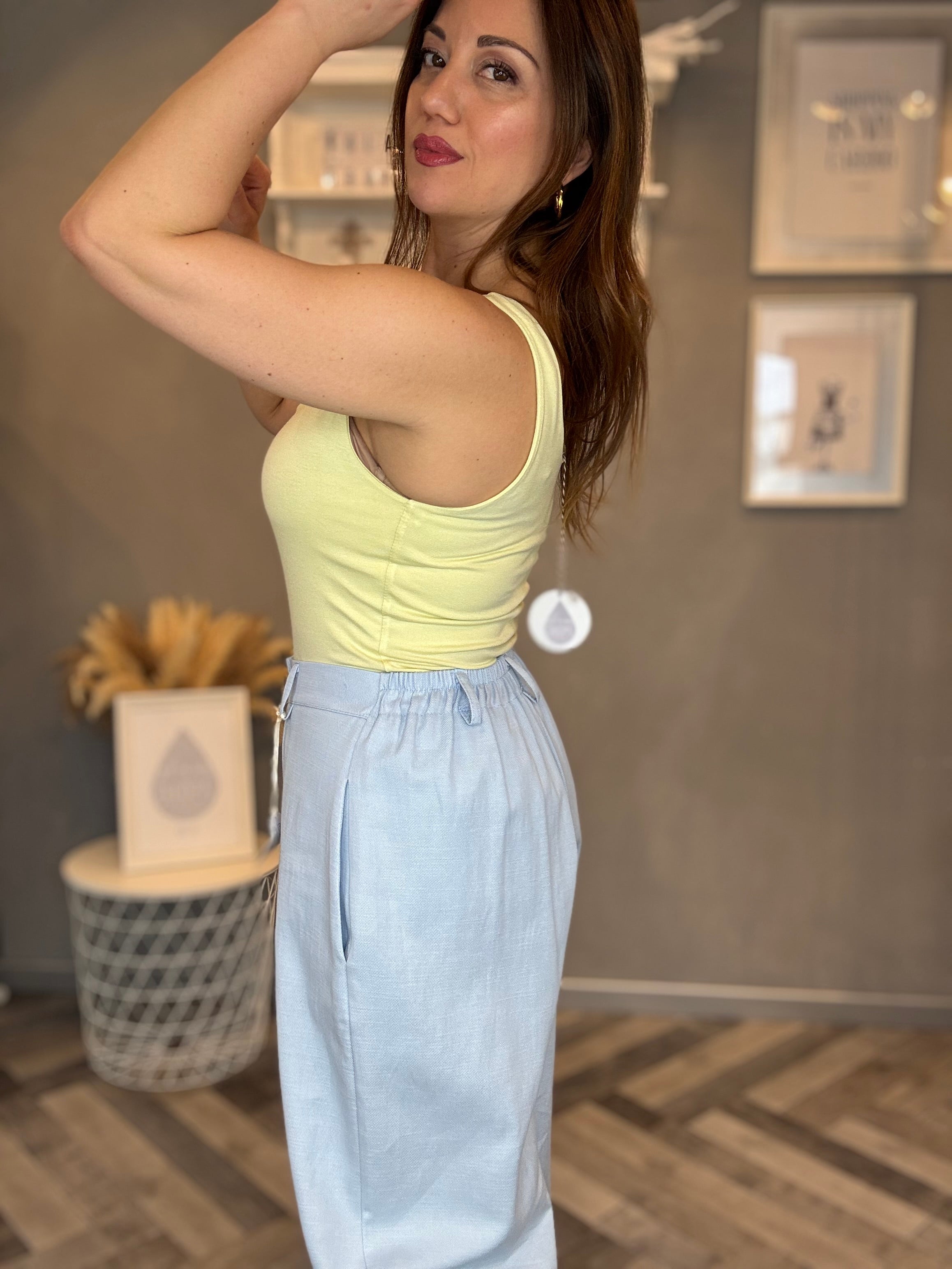 Pantalone egg fit celeste