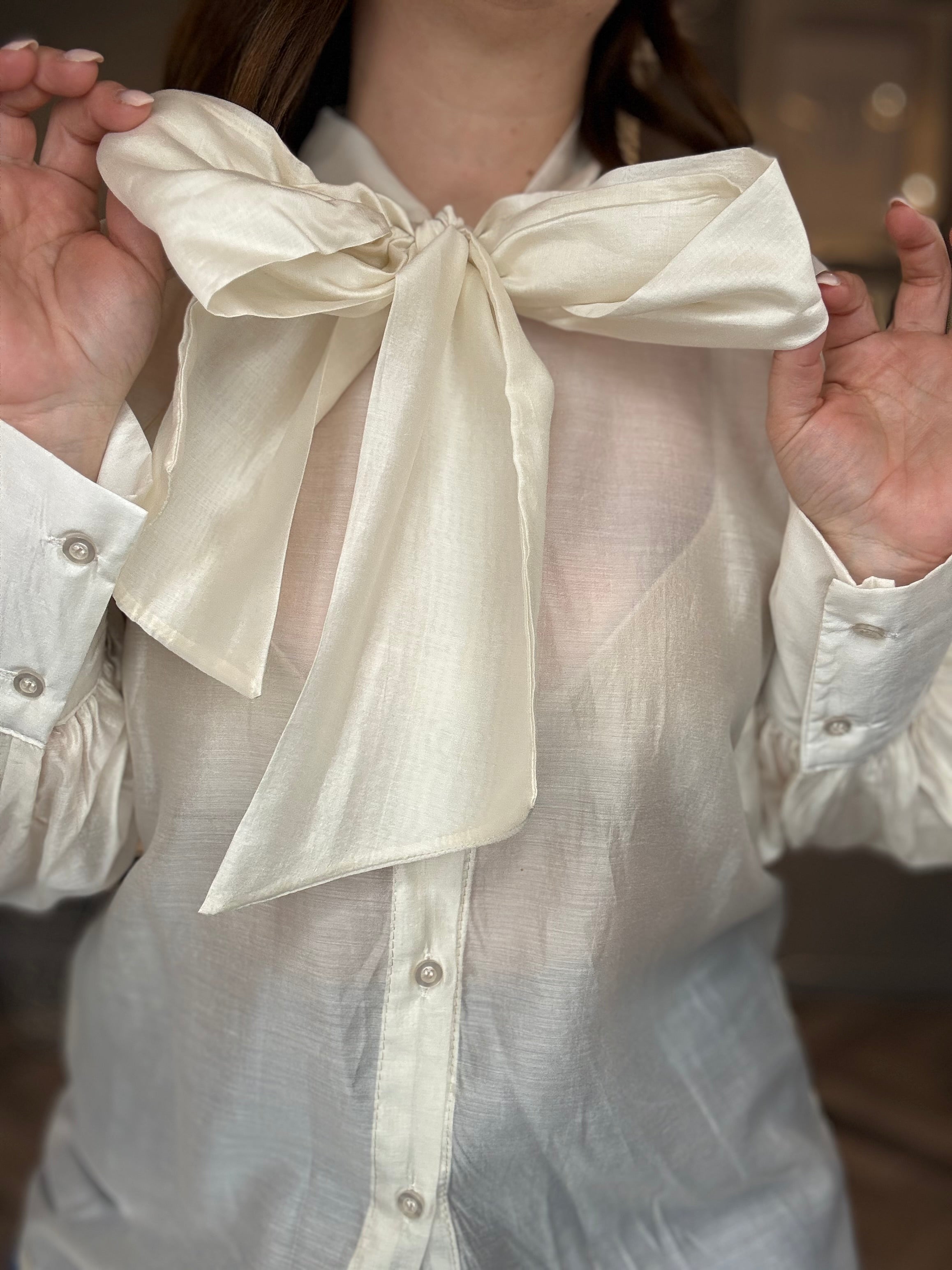 Camicia in tencel con fiocco